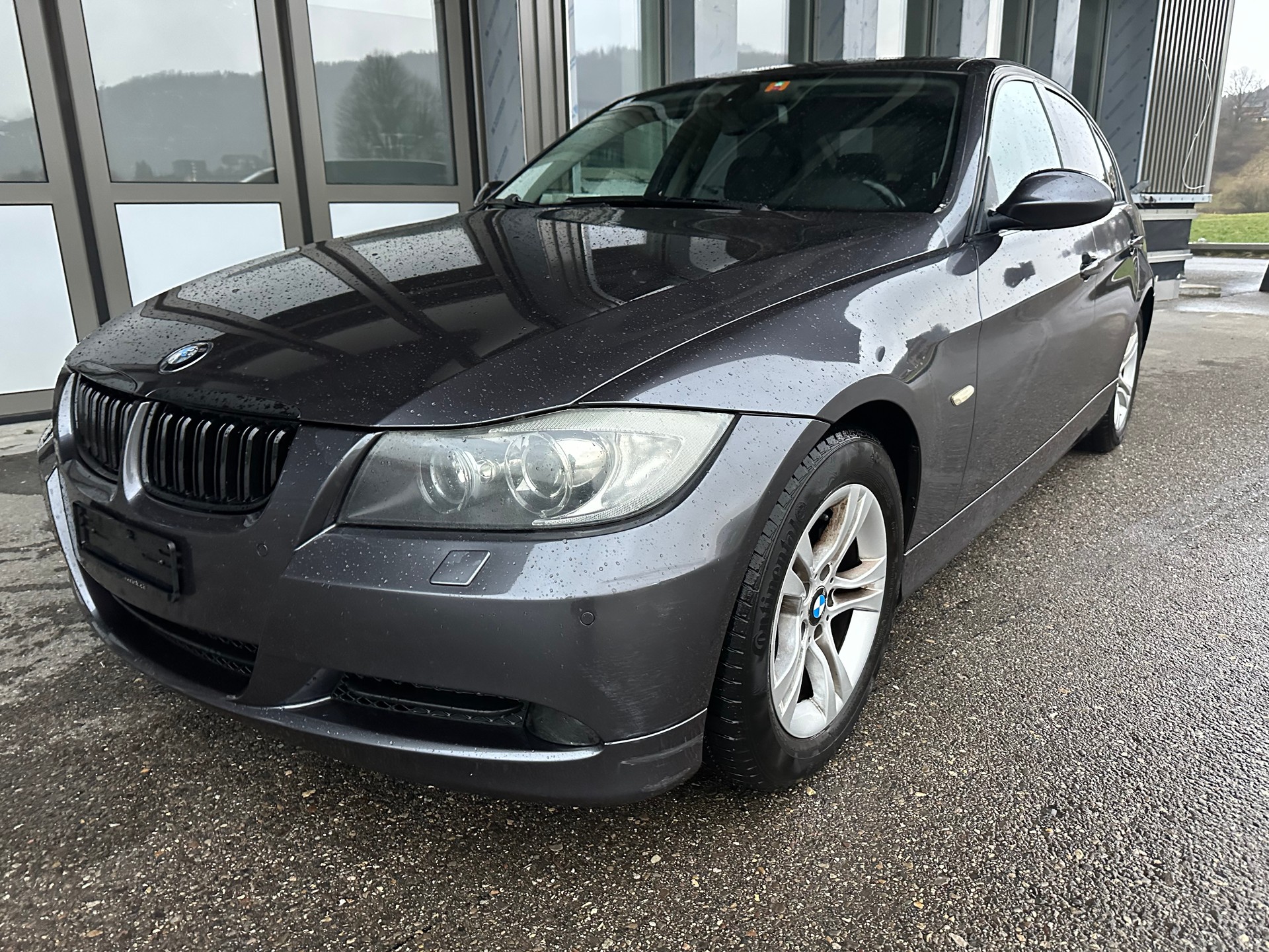 BMW 320i