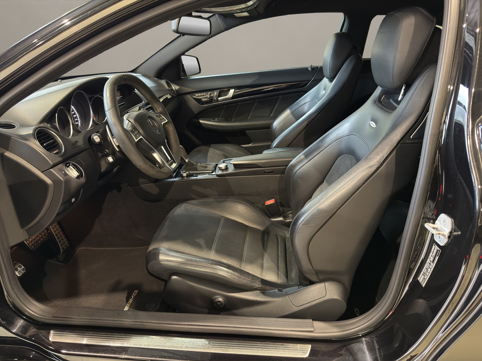 MERCEDES-BENZ C 63 Coupé AMG Edition 507 Speedshift MCT-image-8