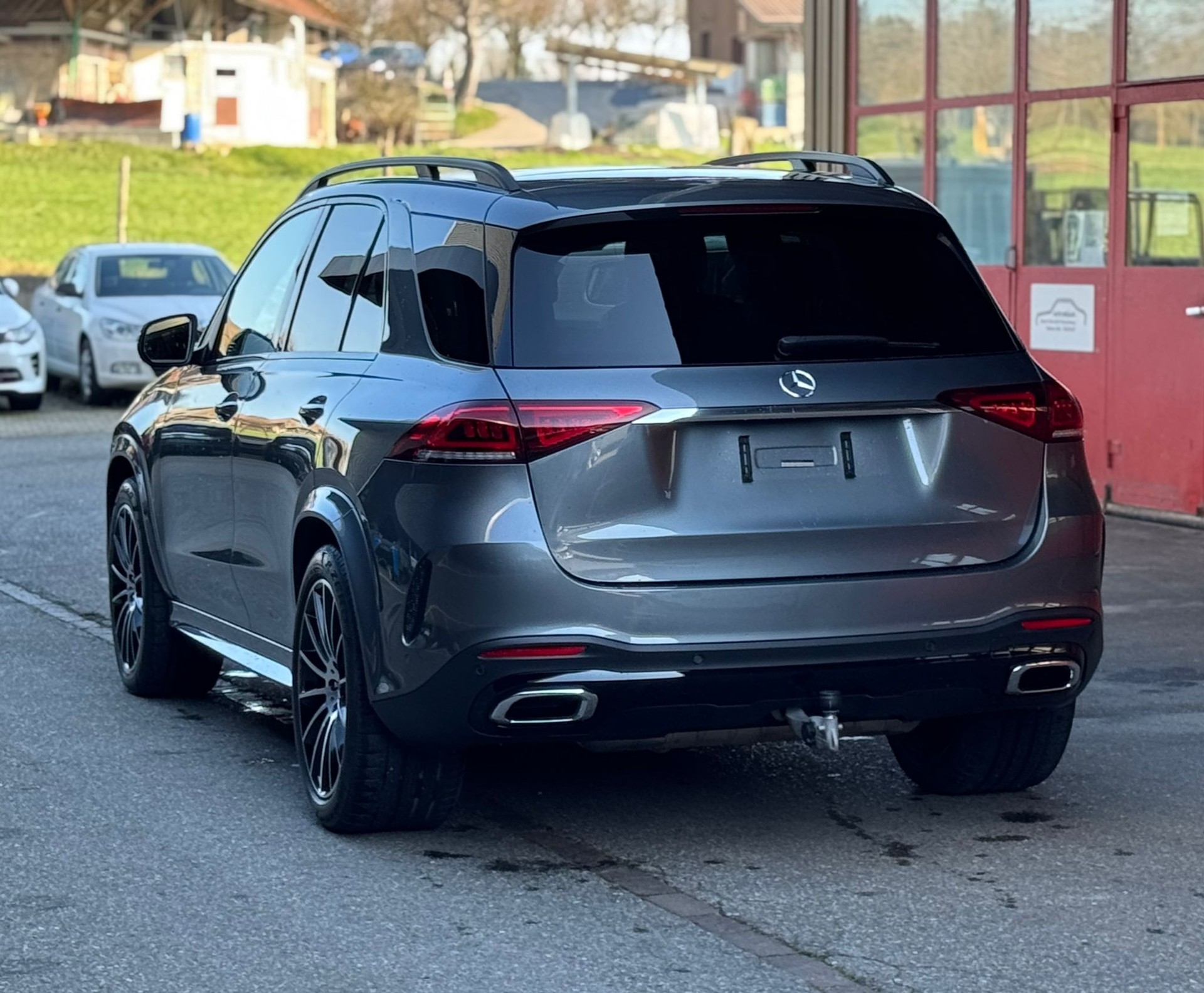 MERCEDES-BENZ GLE 450 4Matic AMG Line 9G-Tronic-showroom-element-3