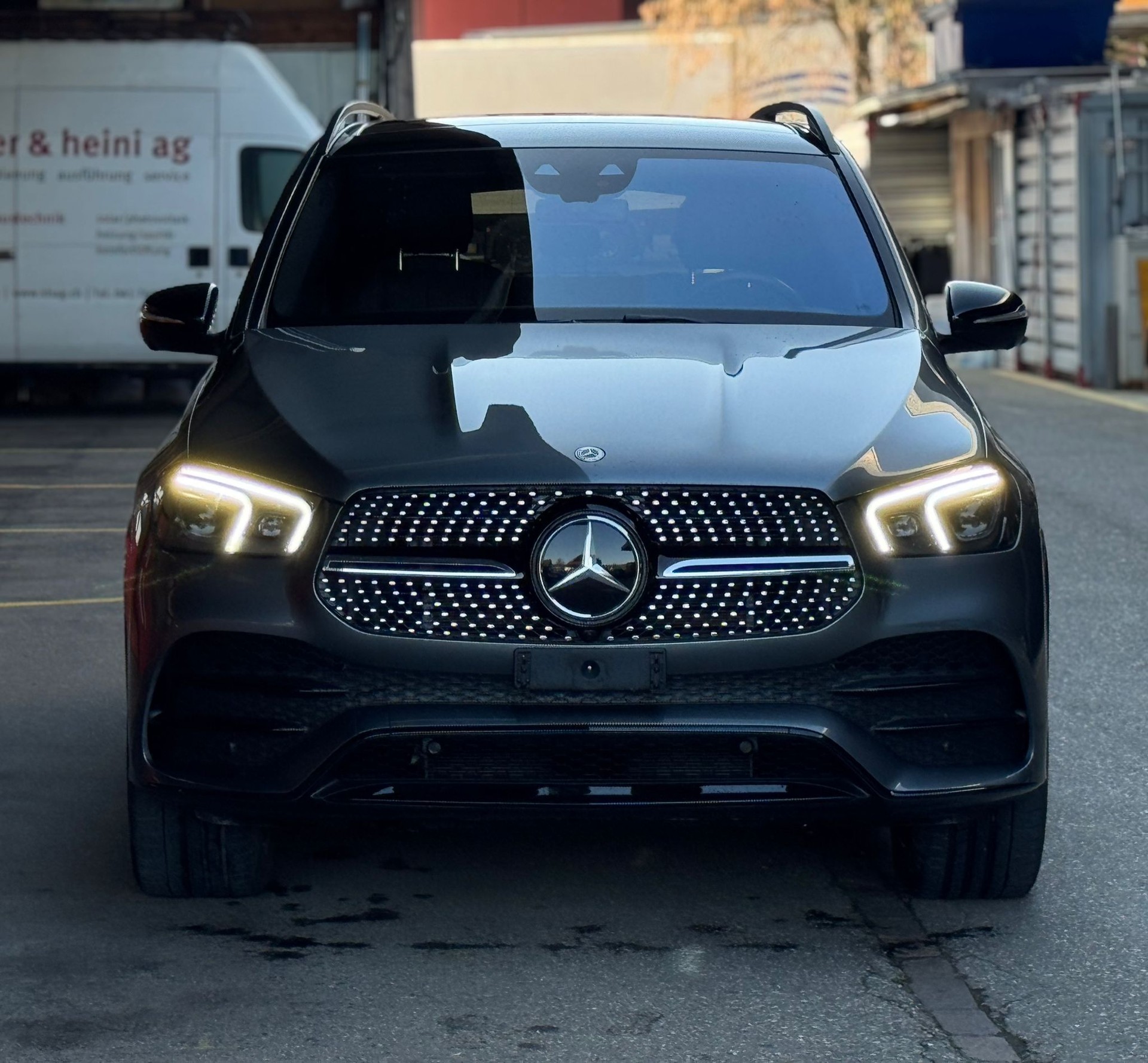 MERCEDES-BENZ GLE 450 4Matic AMG Line 9G-Tronic-showroom-element-2
