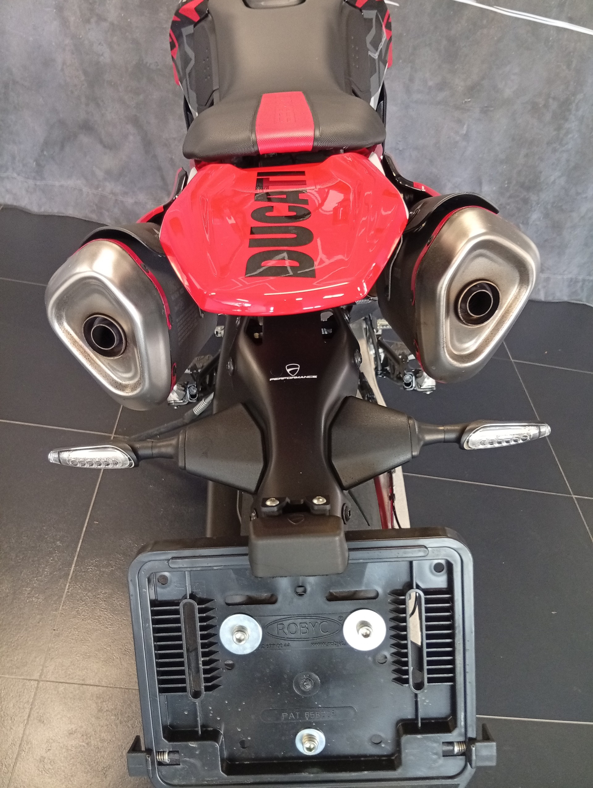 DUCATI Hypermotard 698 Mono RVE (35kW)-image-7