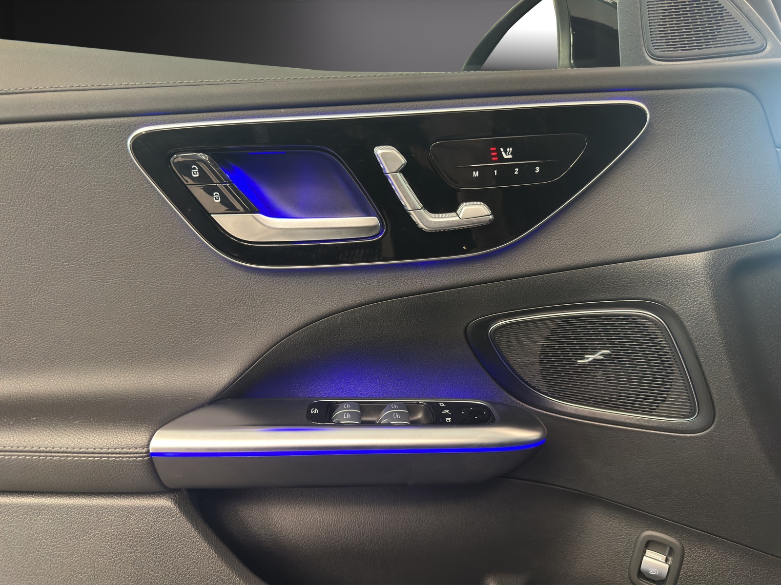 MERCEDES-BENZ C 220 d T 4M AMG Line-image-12