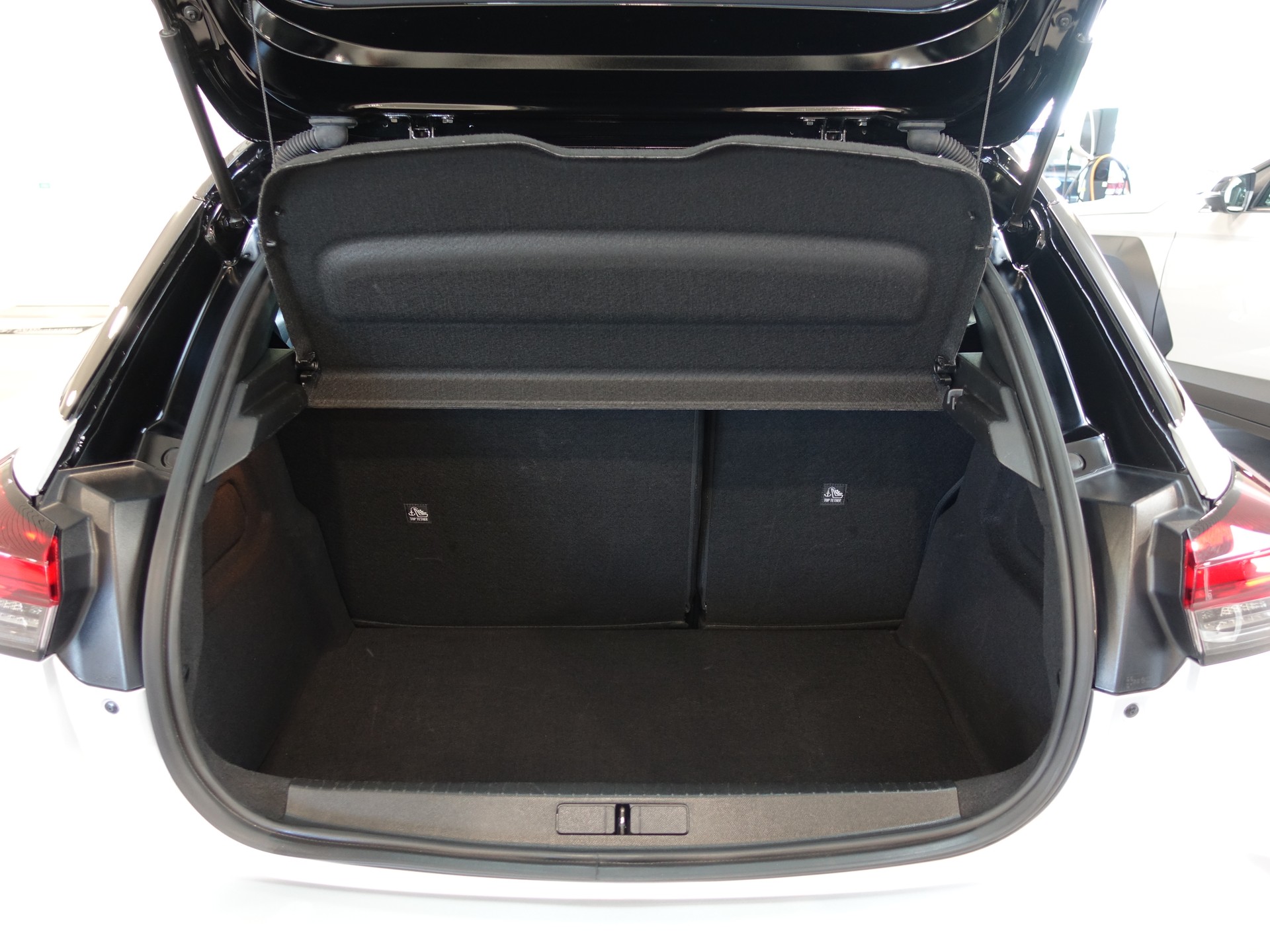 OPEL Corsa 1.2 MHEV GS-image-23