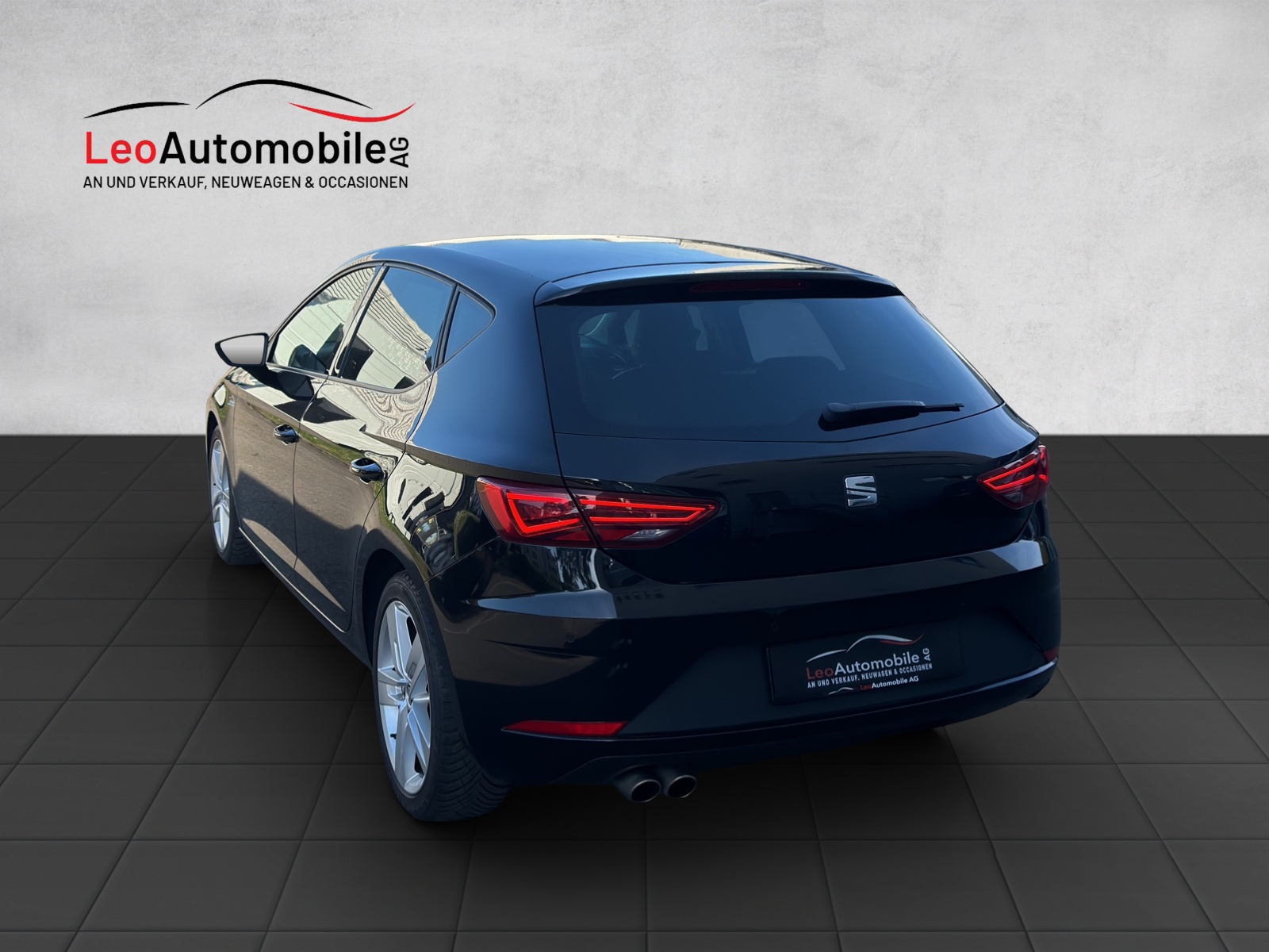 SEAT LEON-showroom-element-2