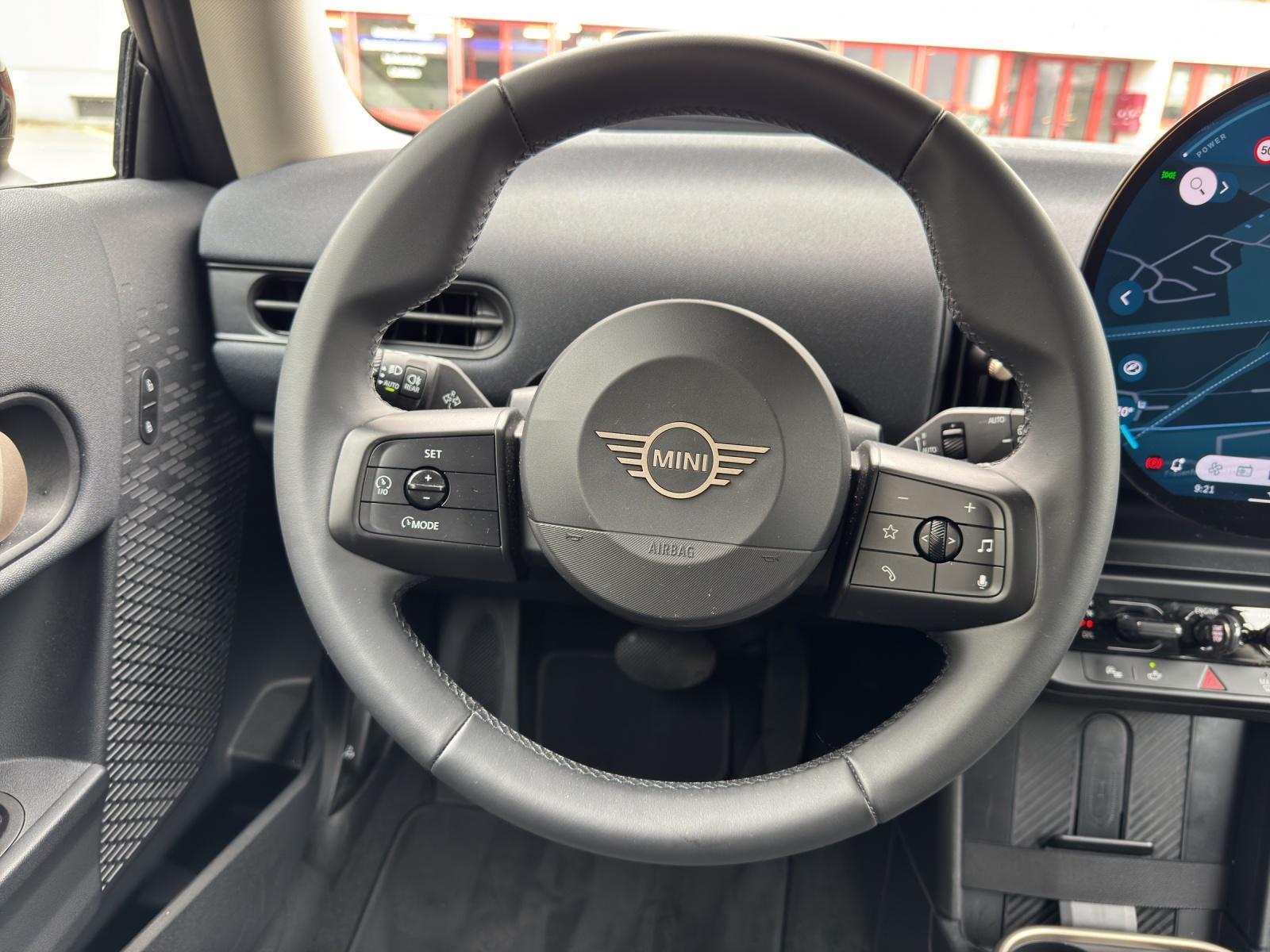MINI F66 1.5i Cooper C Paket XS-image-10