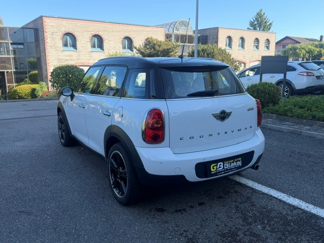 MINI Countryman Cooper FWD Steptronic-image-4
