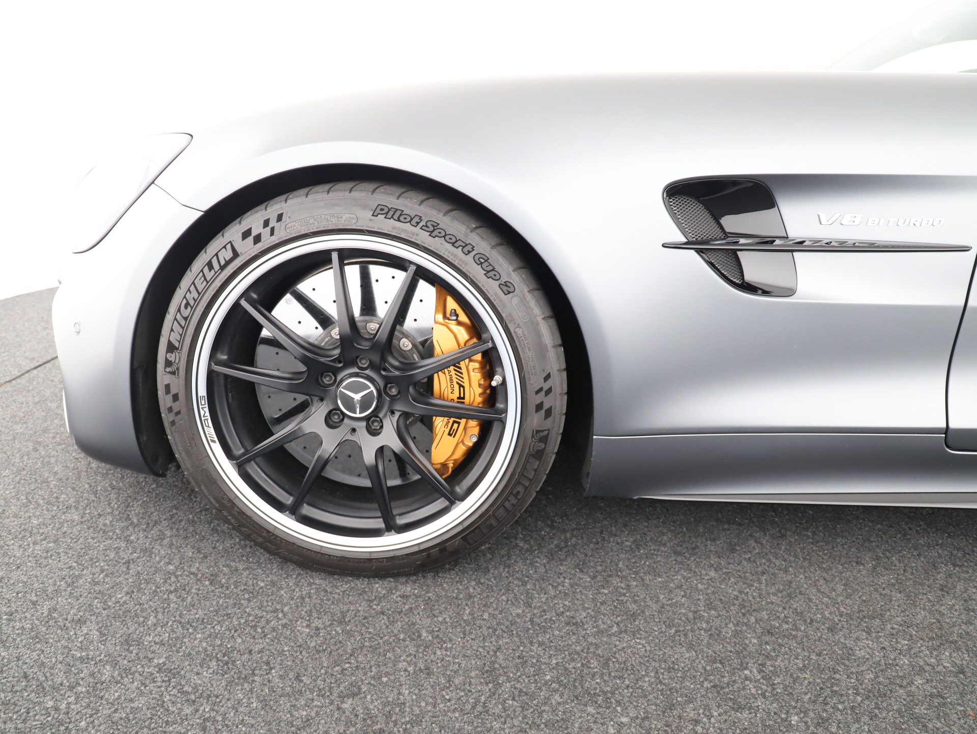 MERCEDES-BENZ AMG GT R-image-7