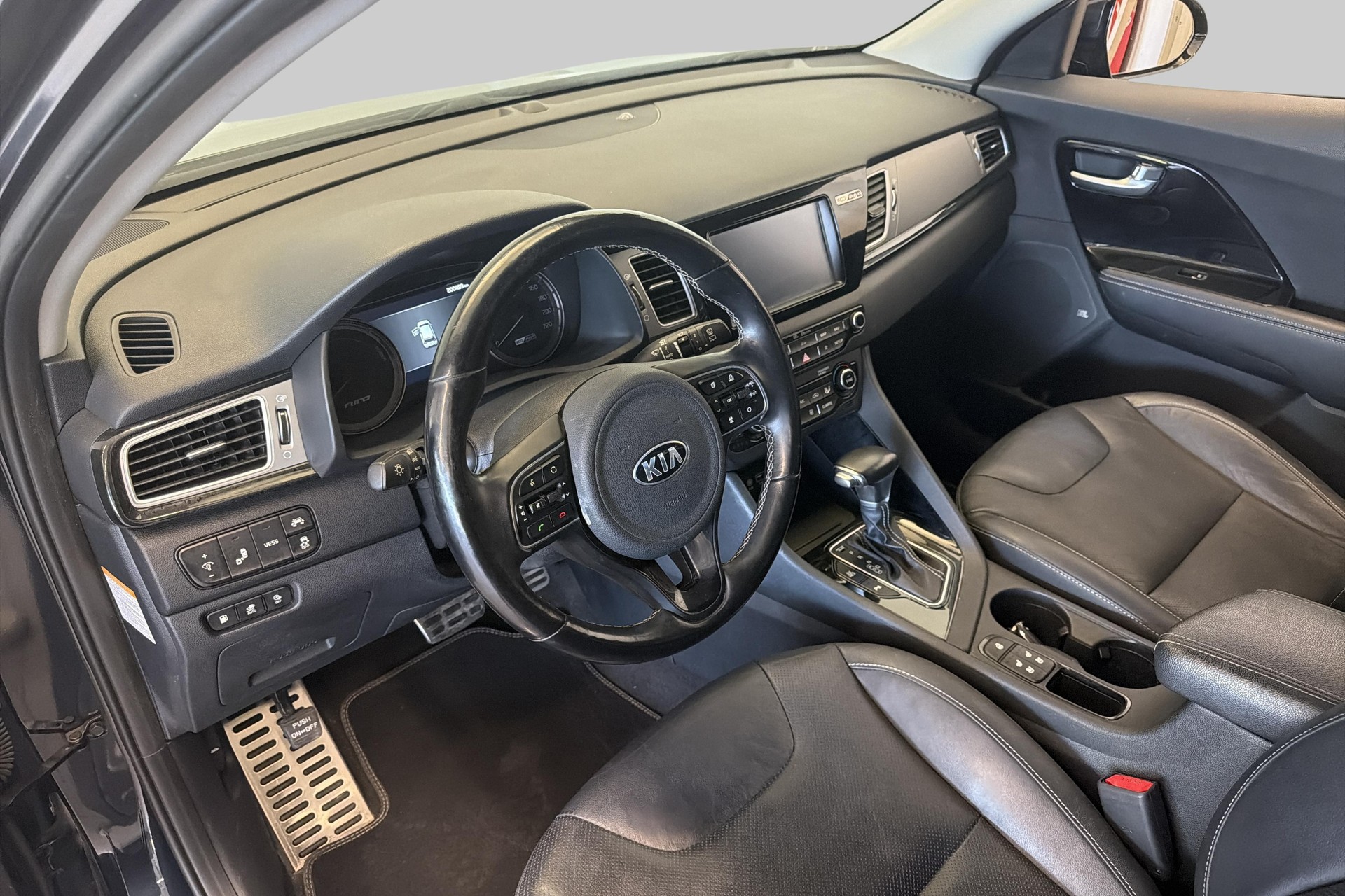 KIA Niro 1.6GDi Plug-in Hybrid DCT-image-8
