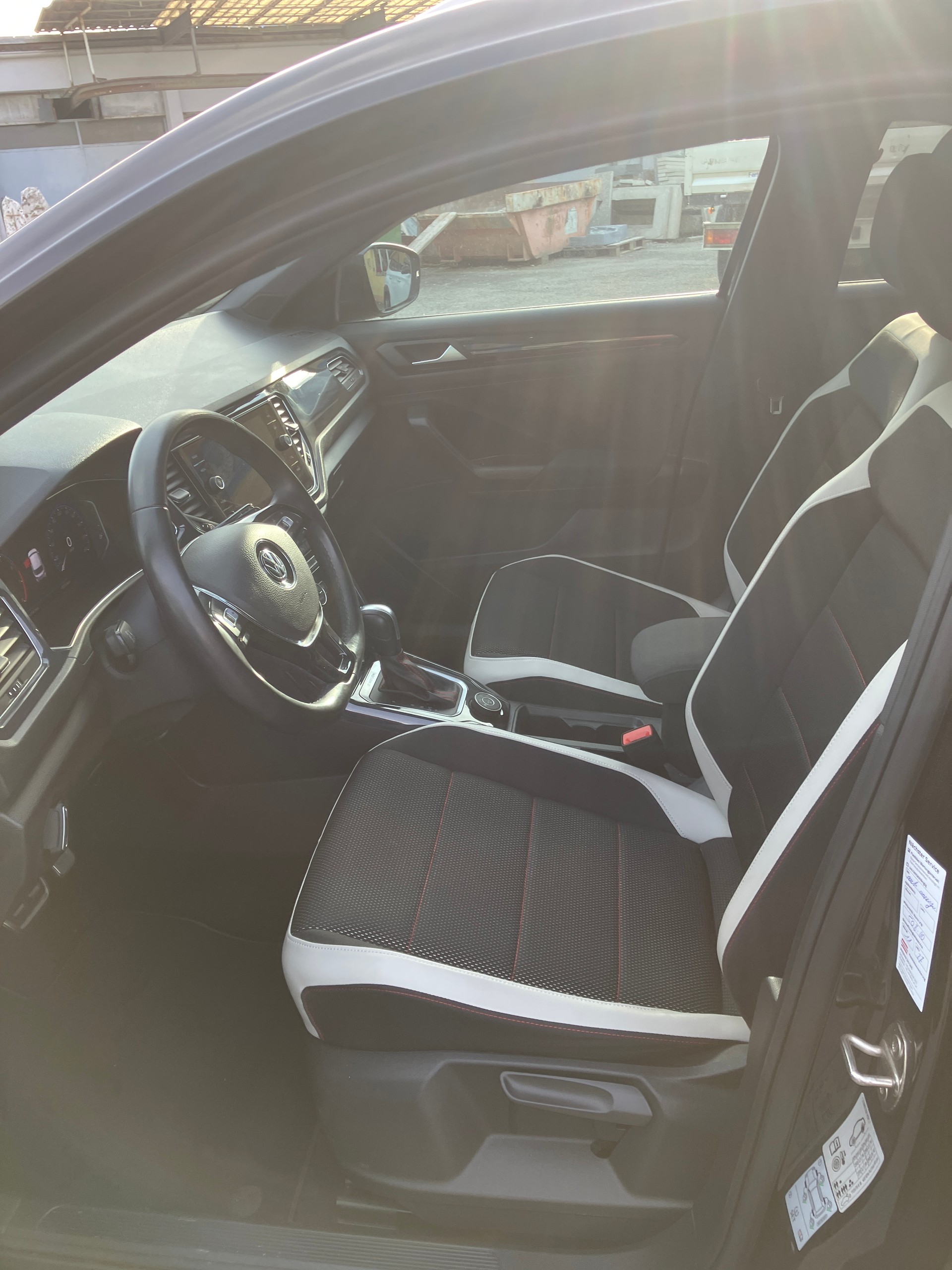 VW T-Roc 2.0 TSI Sport DSG 4Motion-image-6