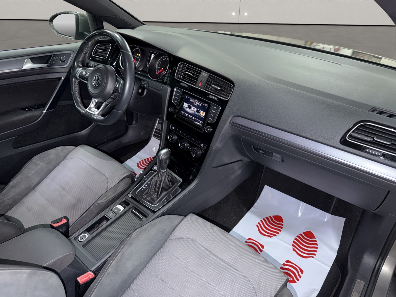 VW Golf 1.4 TSI Cup R-Line DSG-image-12