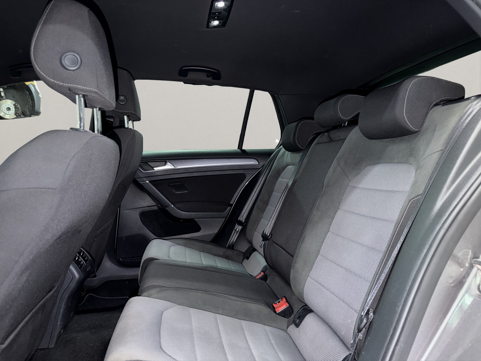 VW Golf 1.4 TSI Cup R-Line DSG-image-10