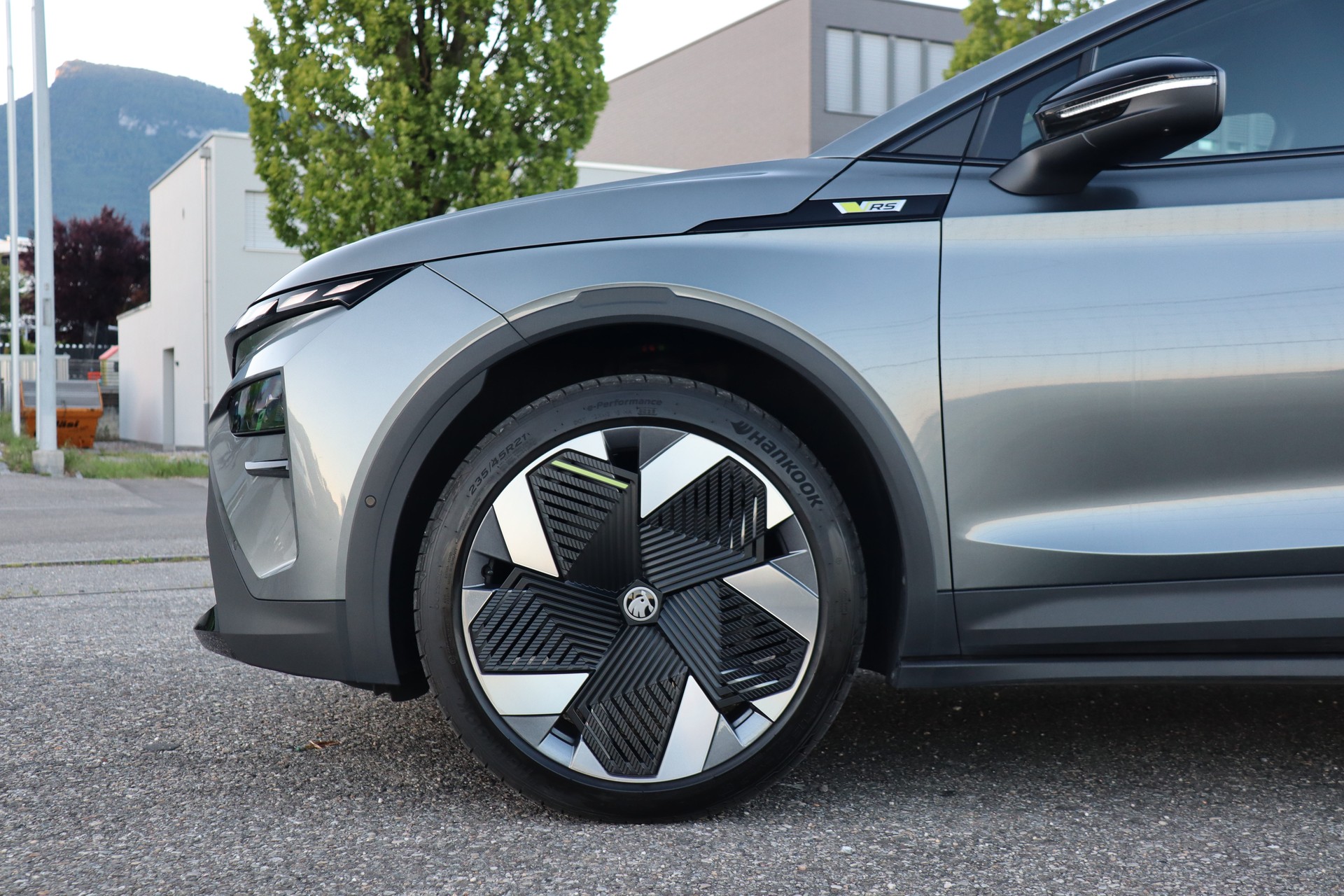 SKODA Elroq RS 4x4-image-6