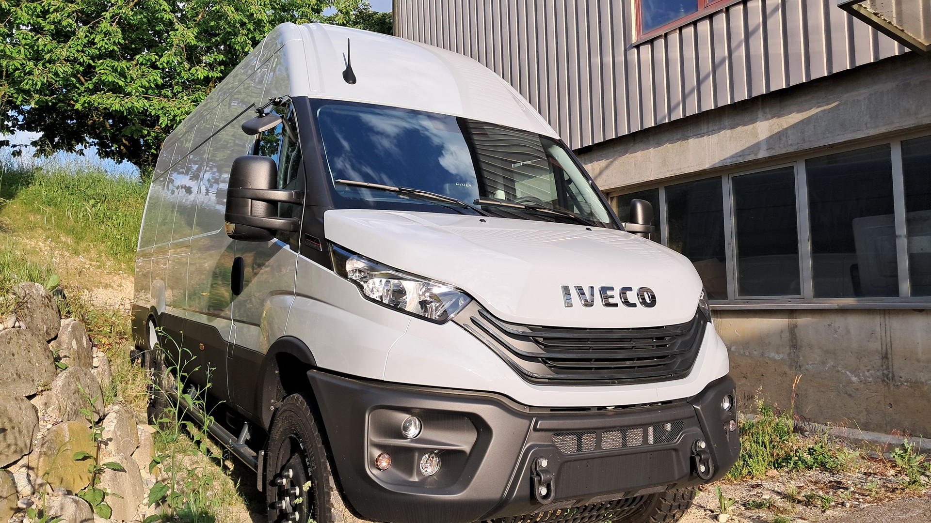 IVECO Daily 4x4 Kastenwagen 7t 70S18 HW-showroom-element-1