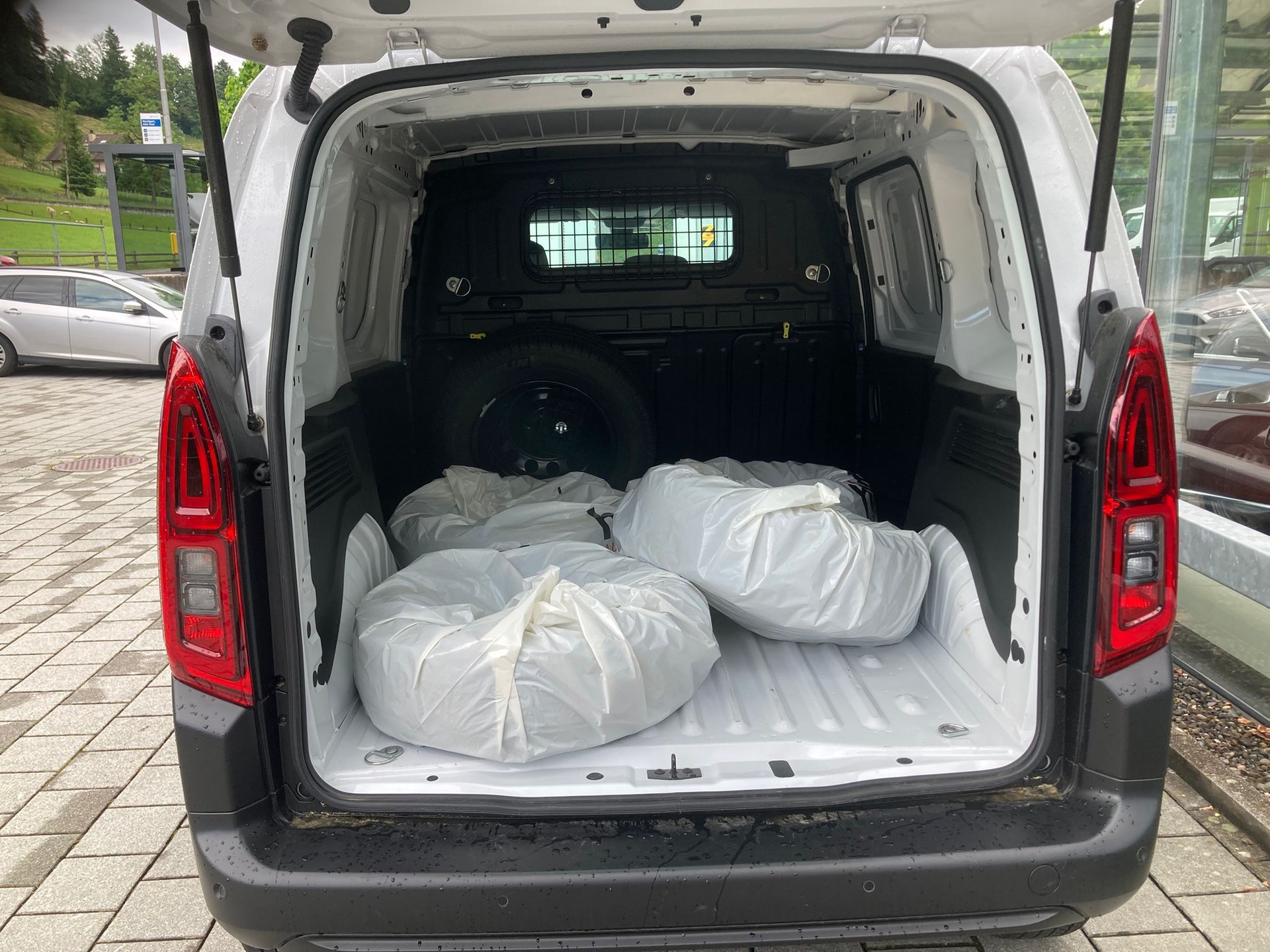 OPEL Combo Cargo 1.5 s/s 4x4-image-13