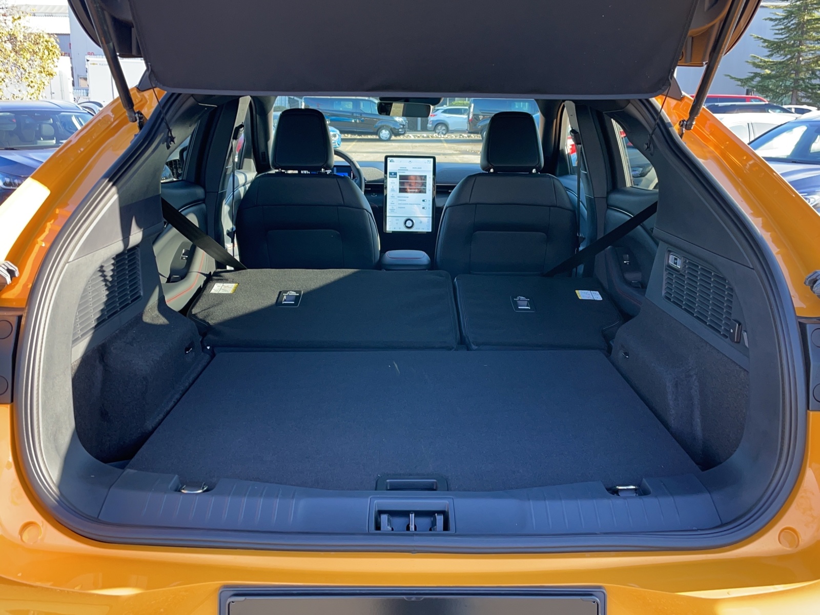 FORD Mustang Mach-E Extended AWD 99 kWh-image-13