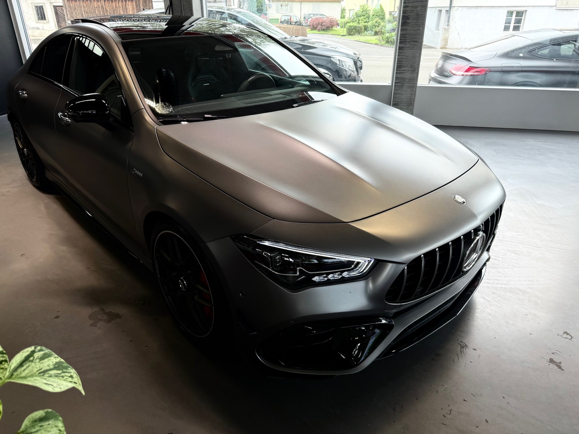 MERCEDES-BENZ CLA 45 S AMG 4Matic+ 8G-DCT-showroom-element-1