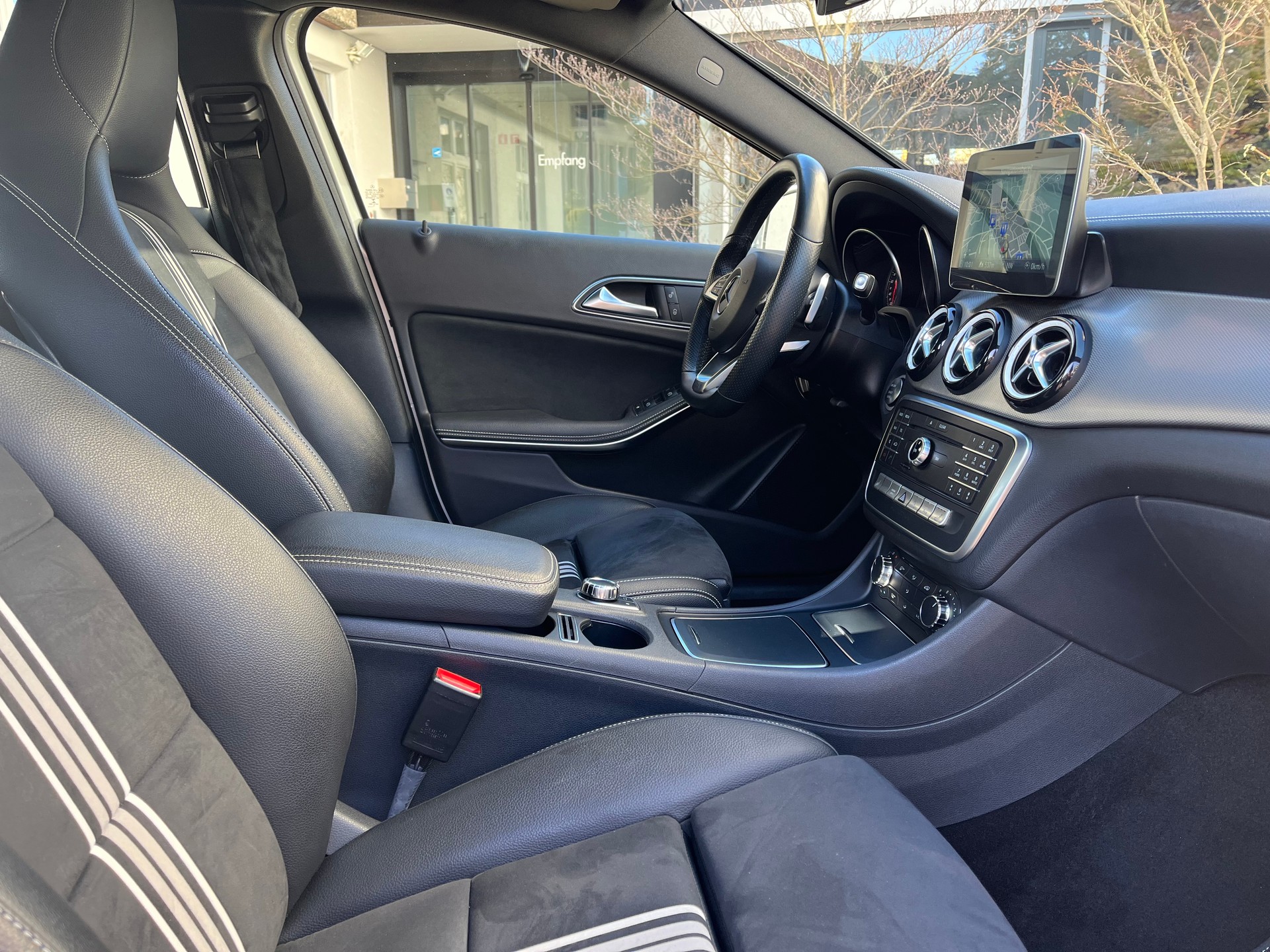 MERCEDES-BENZ A 180 CDI AMG Line 7G-DCT *Top-Zustand*-image-6