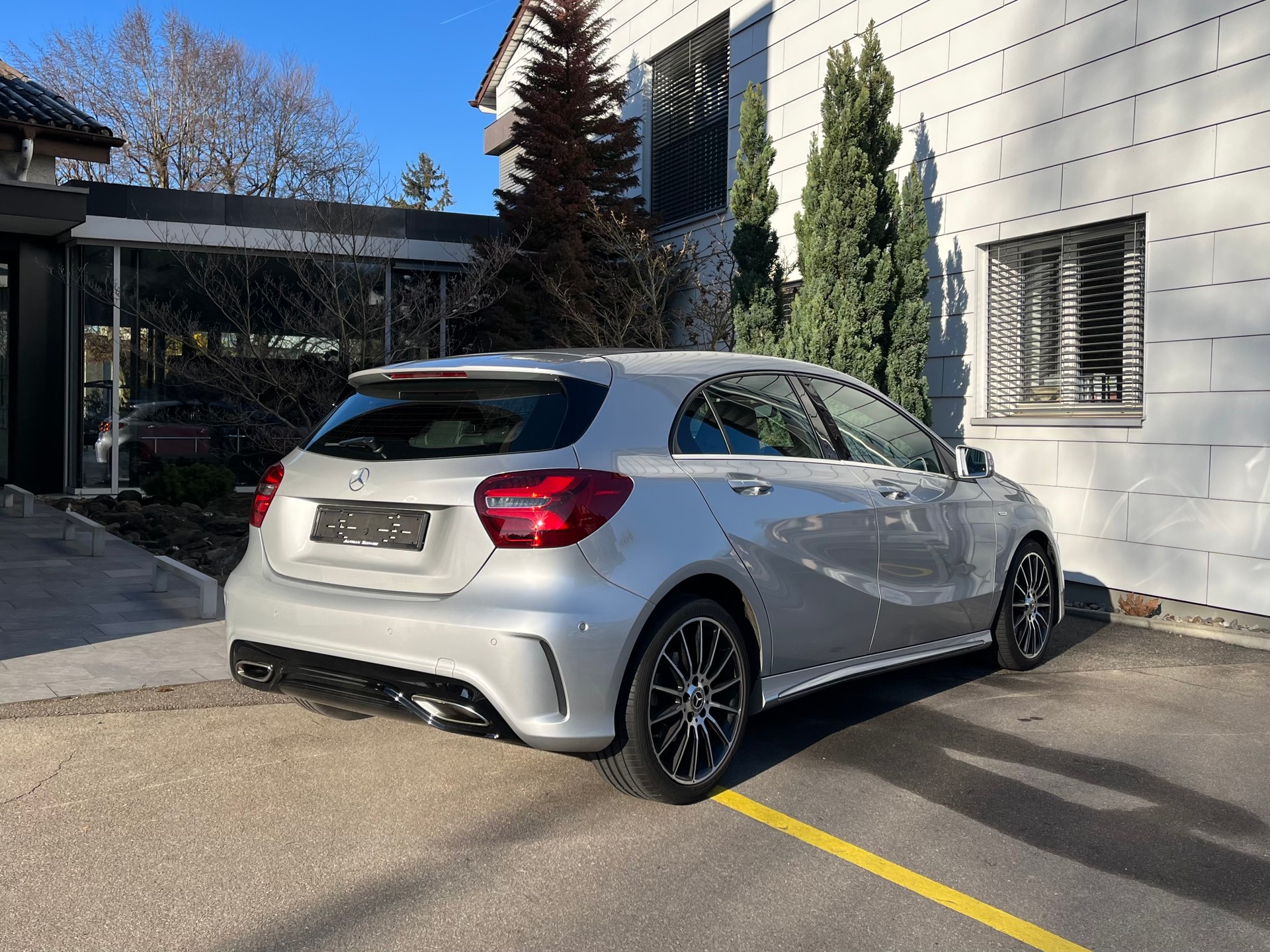 MERCEDES-BENZ A 180 CDI AMG Line 7G-DCT *Top-Zustand*-image-3
