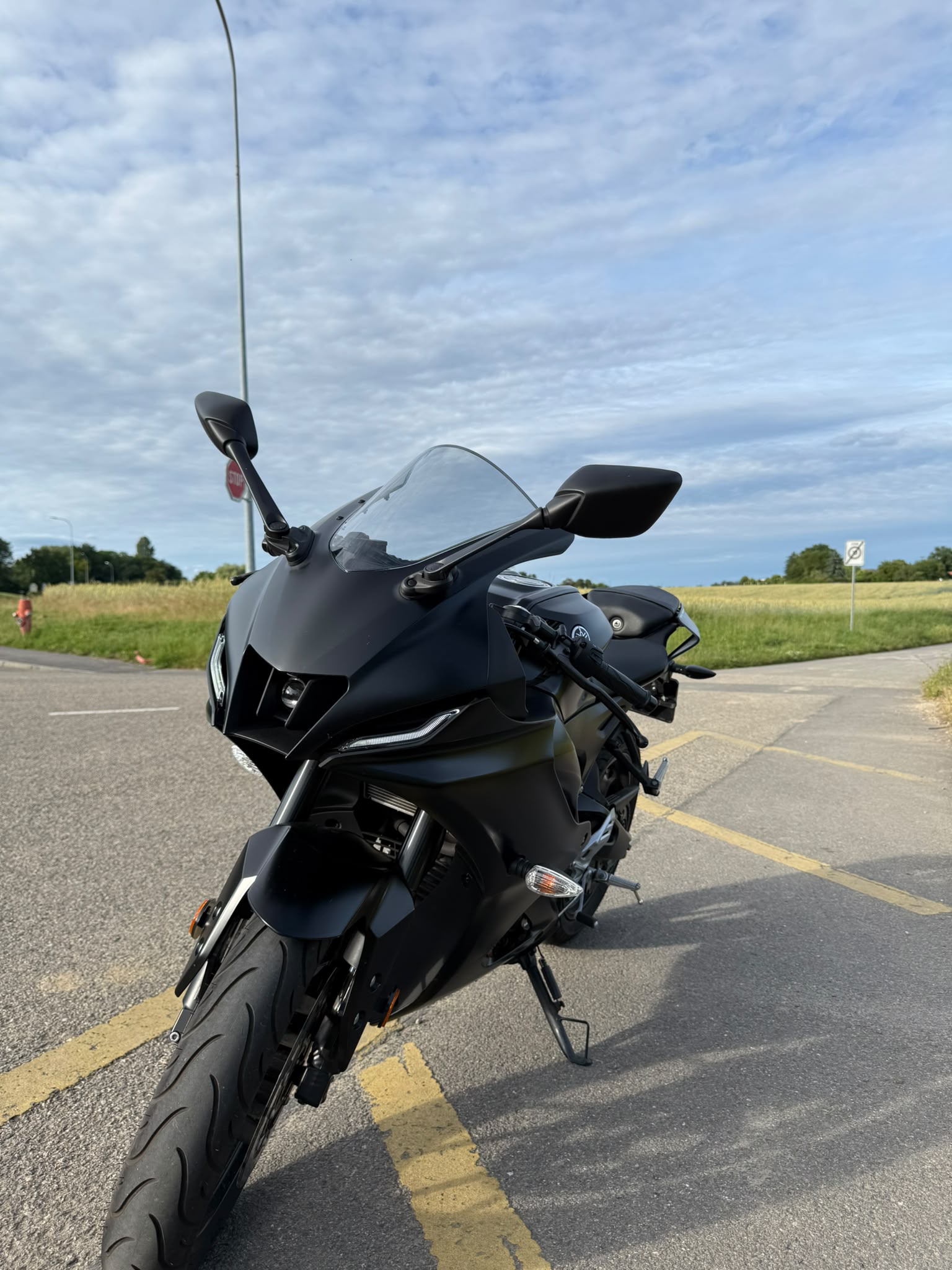YAMAHA YZF-R 125 ABS-image-1