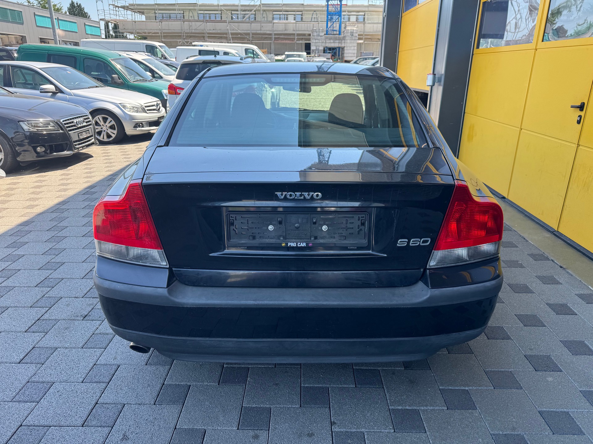 VOLVO S60 2.0T-image-5