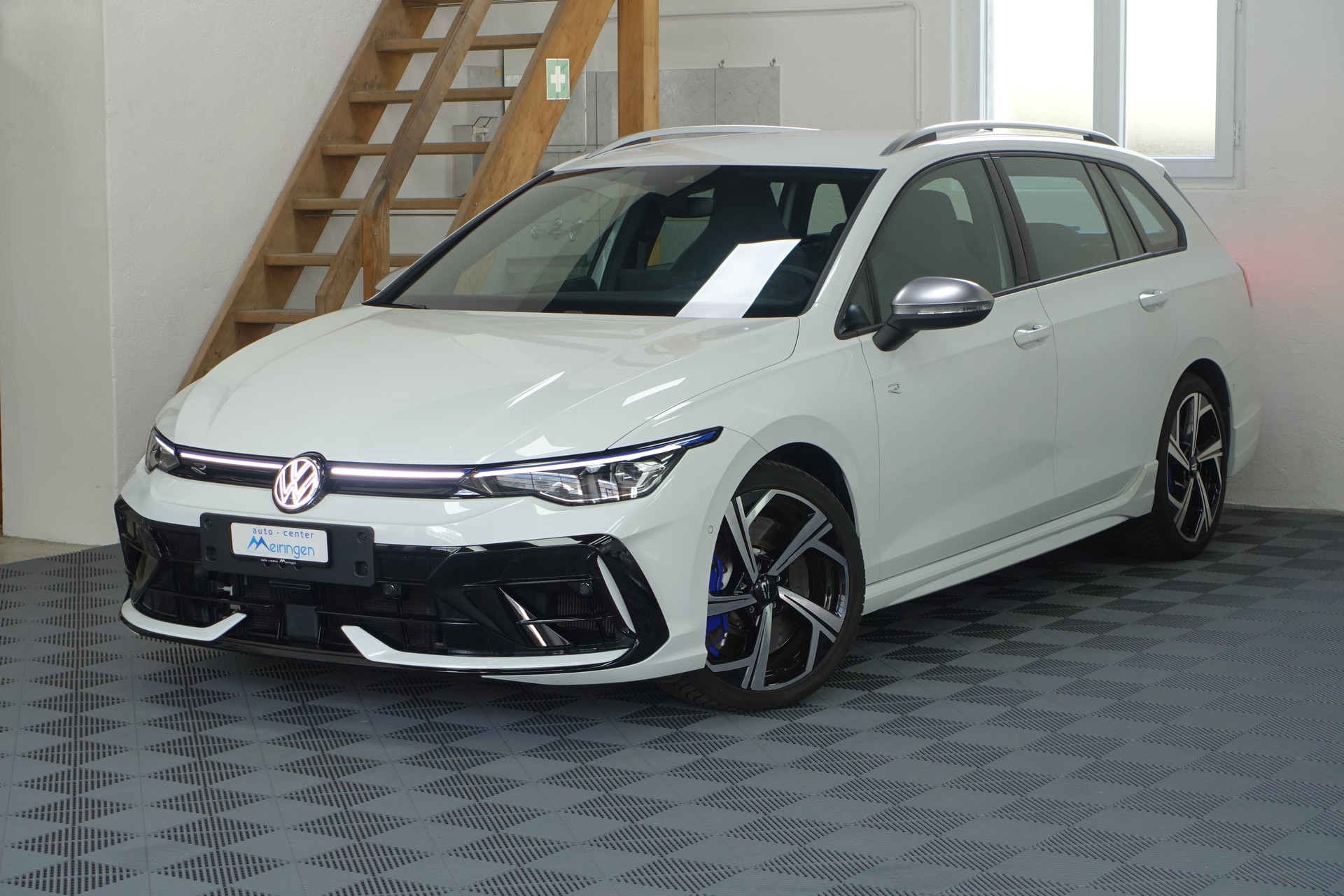VW Golf Variant 2.0 TSI R DSG 4motion-showroom-element-1