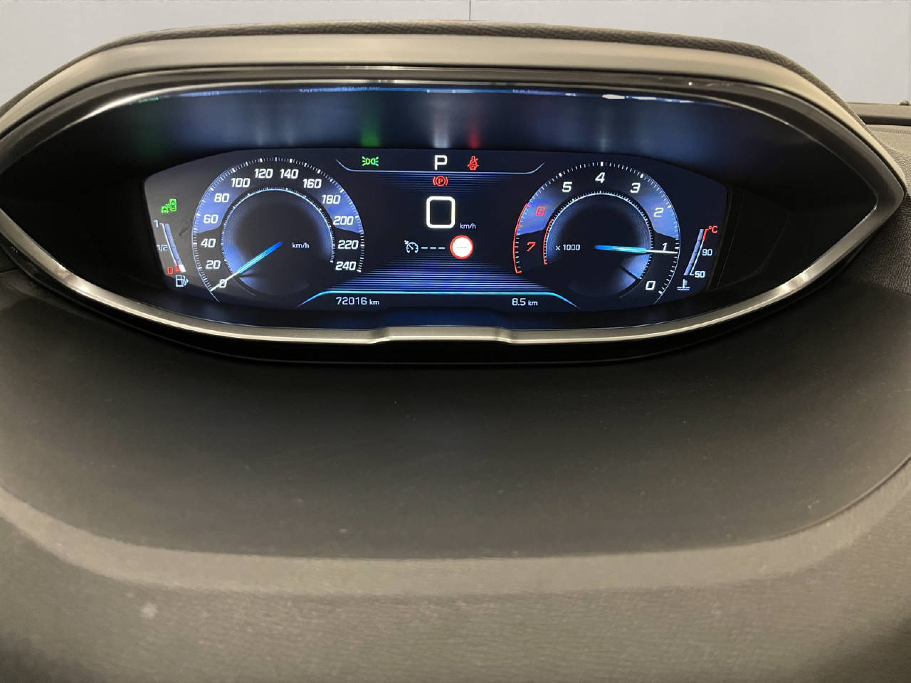 PEUGEOT 3008 1.6 THP Allure-image-8