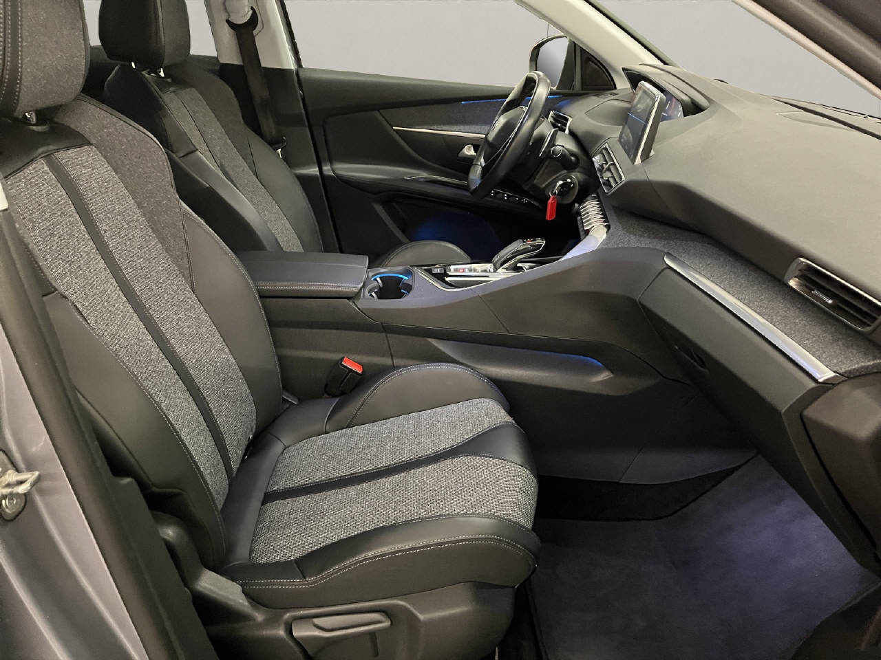 PEUGEOT 3008 1.6 THP Allure-image-5