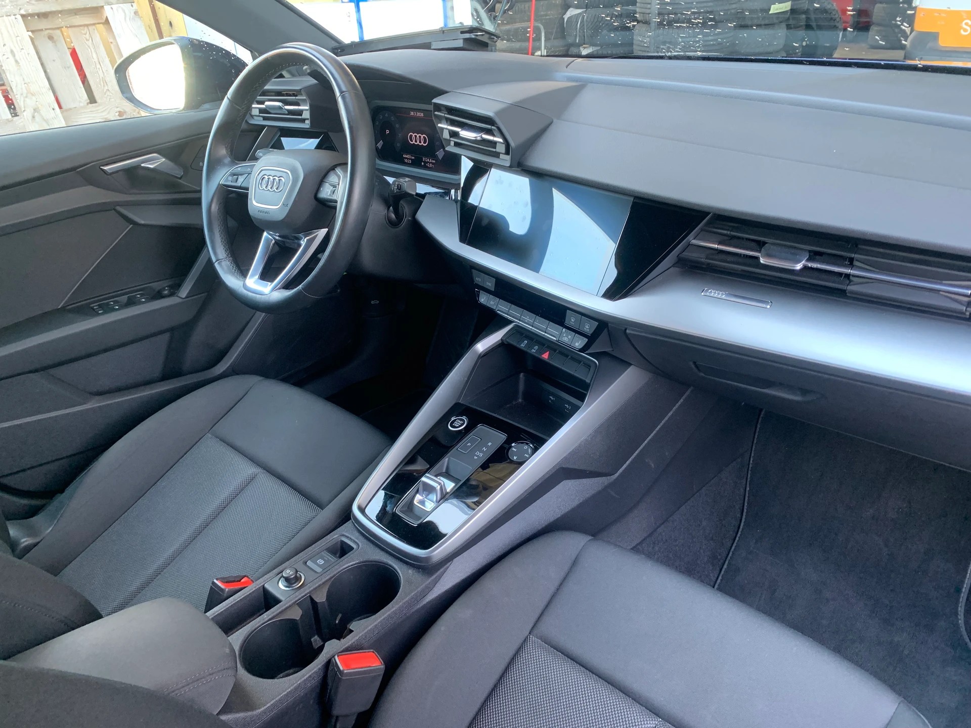 AUDI A3 Sportback 35 TFSI advanced S-tronic-image-17