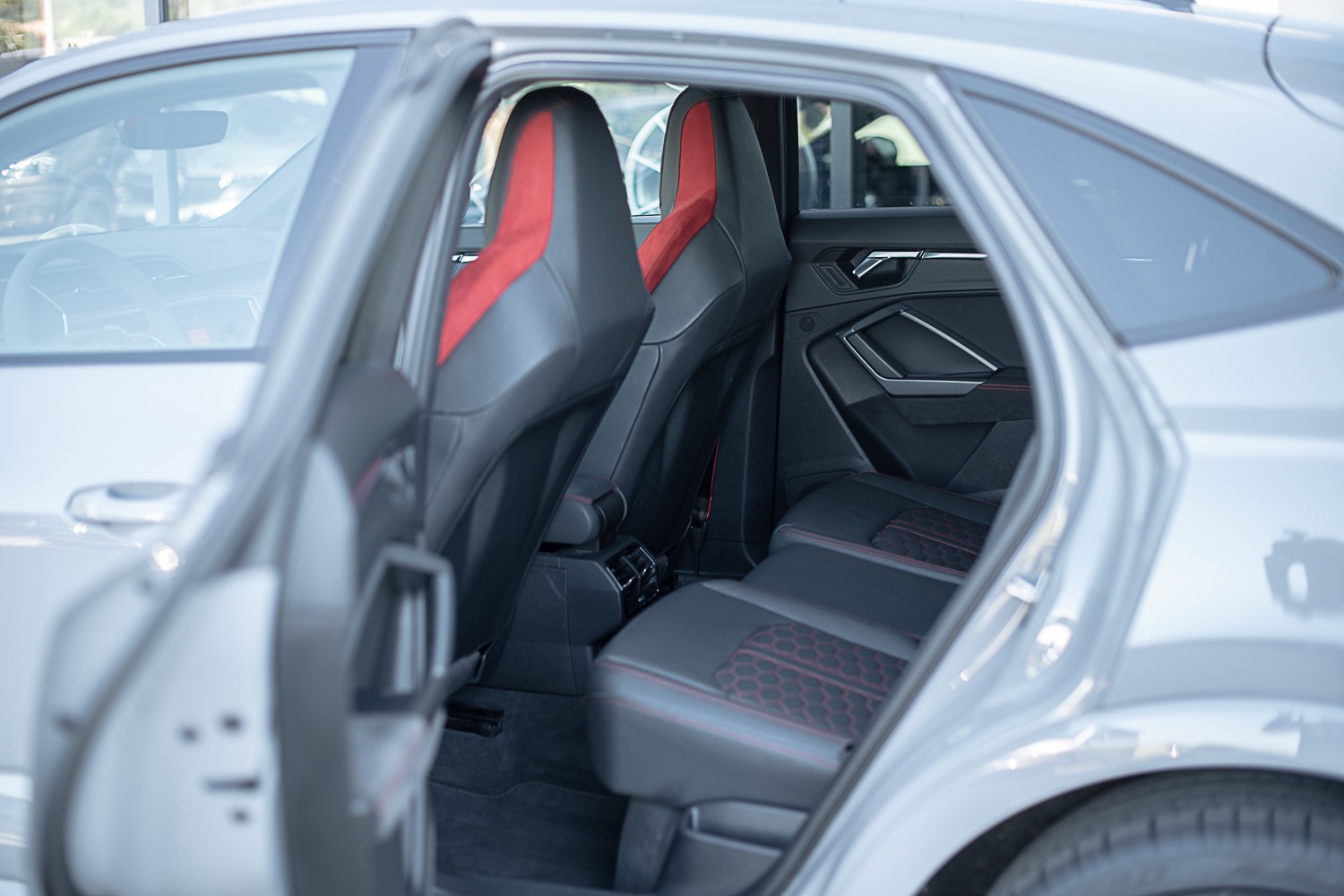 AUDI RS Q3 SB 2.5 TFSI quattro-image-9