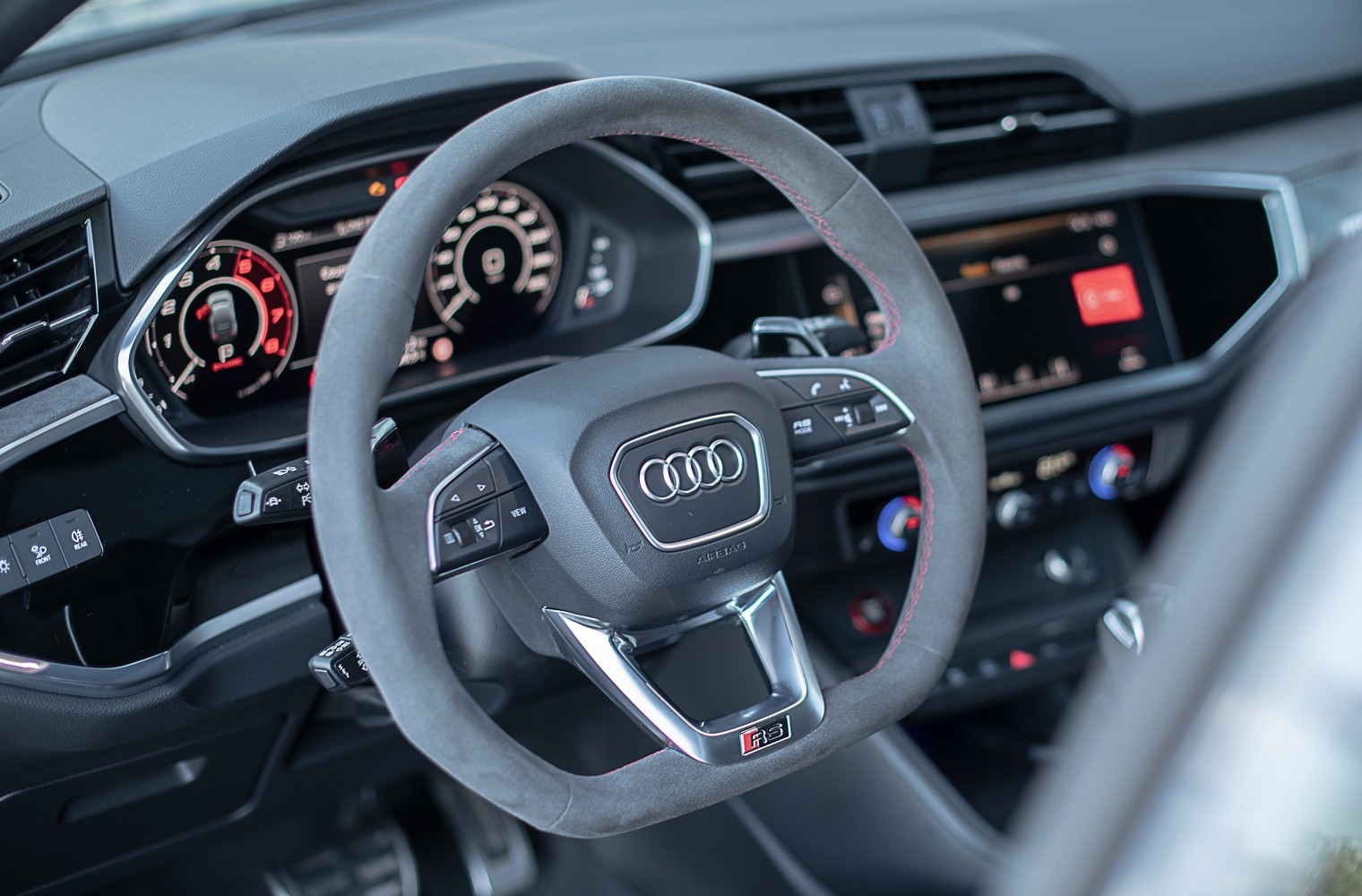AUDI RS Q3 SB 2.5 TFSI quattro-image-11
