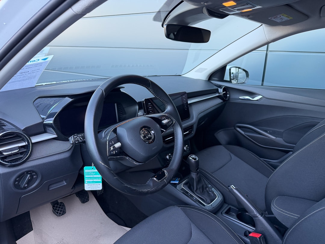 SKODA Fabia 1.0 TSI Ambition-image-7