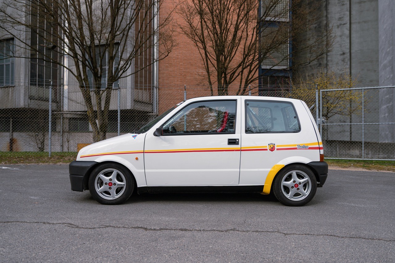 FIAT 500 Abarth-image-2