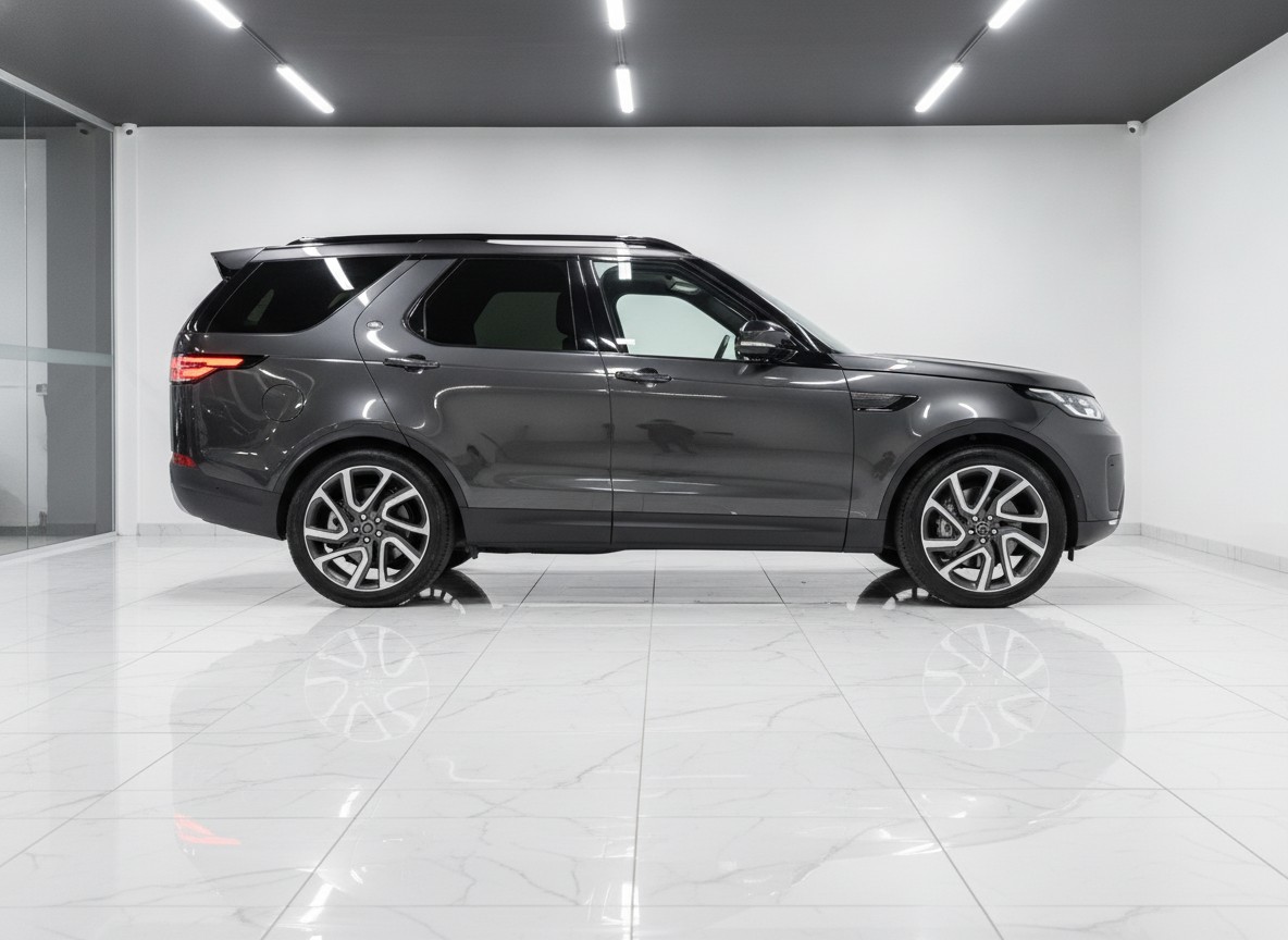 LAND ROVER Discovery 3.0 SDV6 HSE Luxury / ** Frisch ab Grossem Service inkl. Motor, Diff. & Getriebeöl / Zahnriemen + WP **-showroom-element-2
