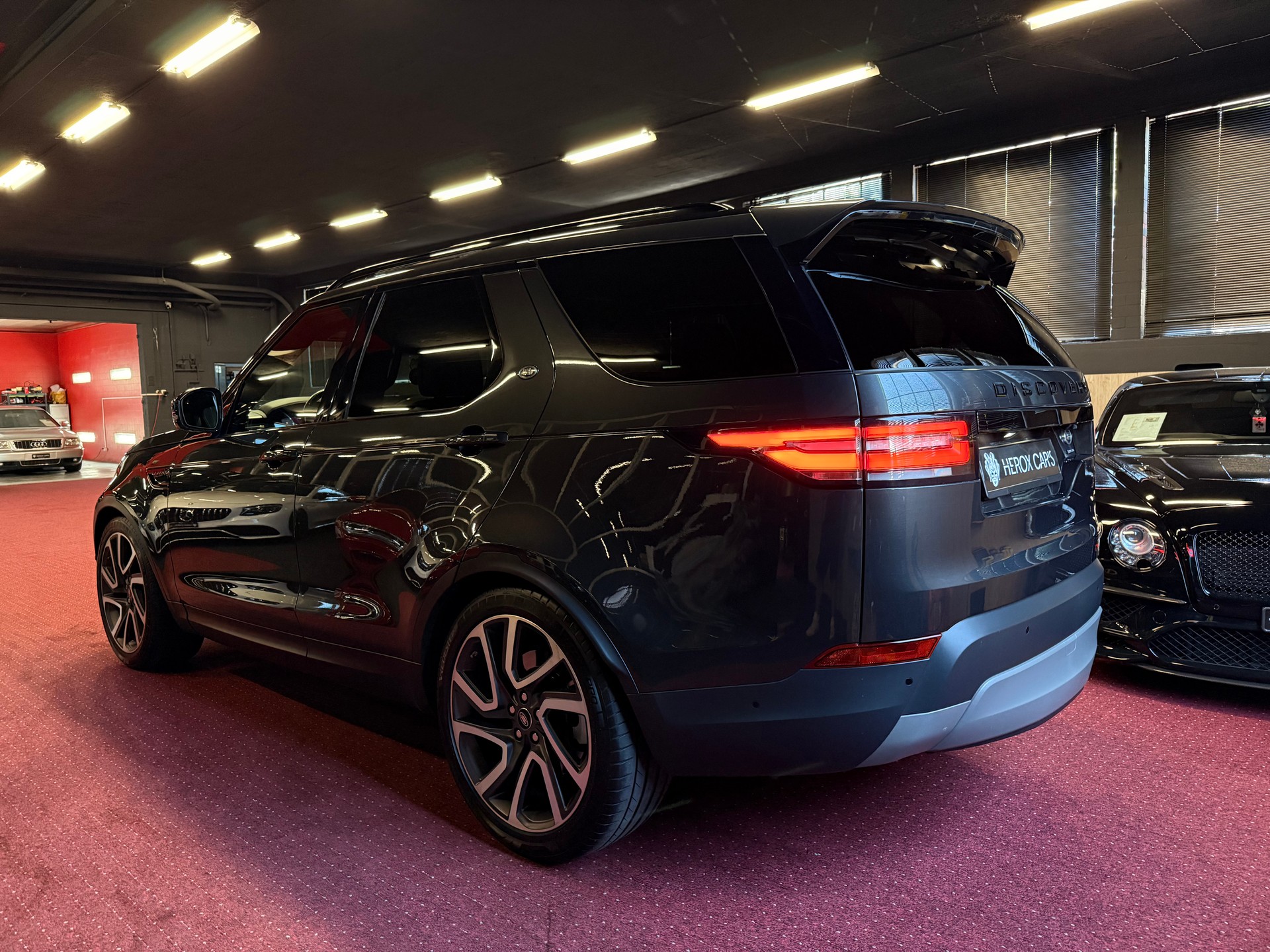 LAND ROVER Discovery 3.0 SDV6 HSE Luxury / ** Frisch ab Grossem Service inkl. Motor, Diff. & Getriebeöl / Zahnriemen + WP **-image-7