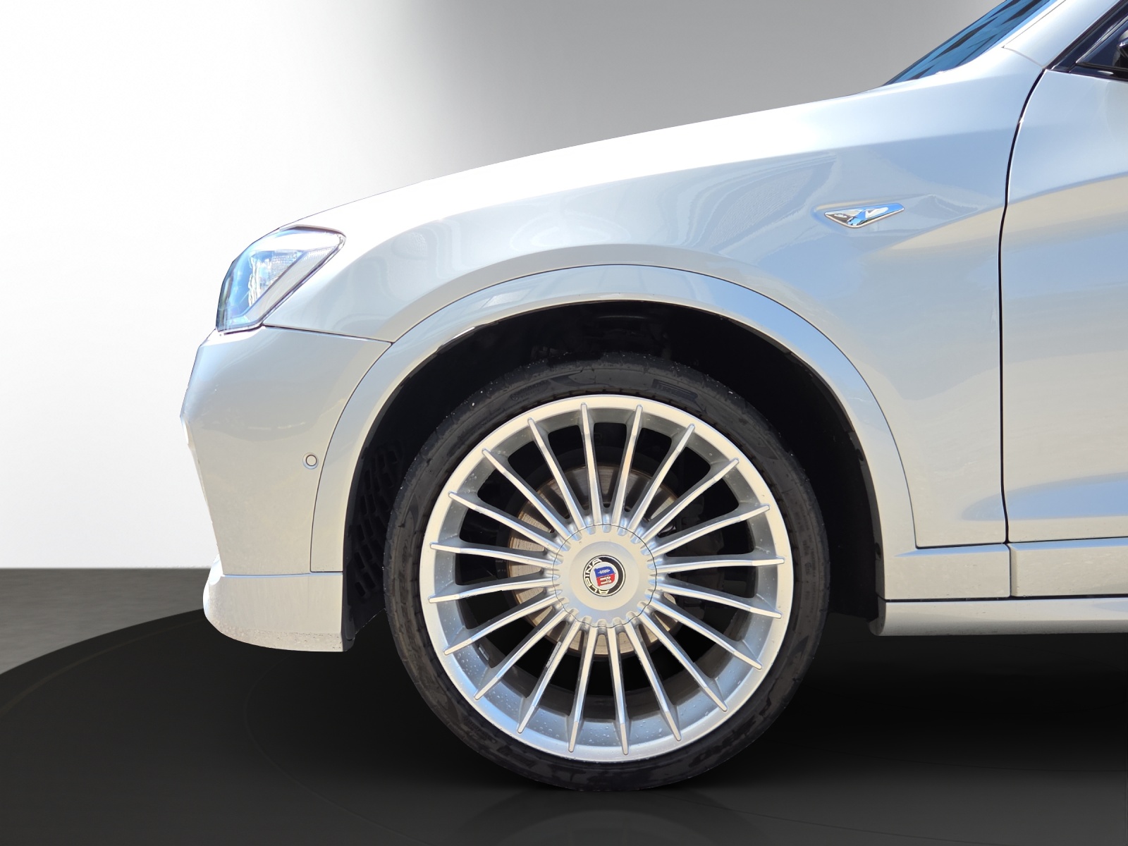 BMW-ALPINA XD3 Switch-Tronic-showroom-element-3