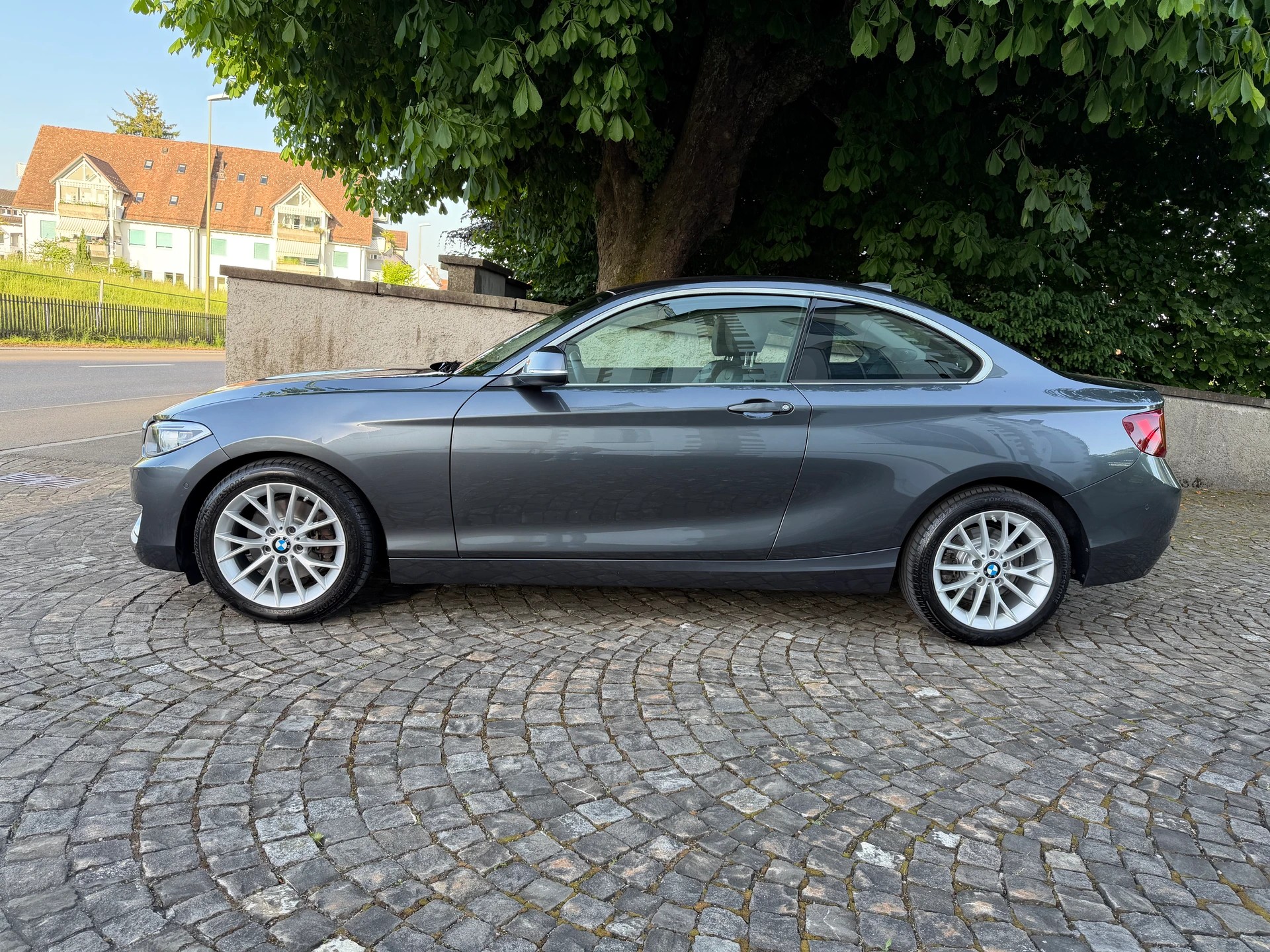 BMW 220d xDrive Luxury Line Steptronic / Frisch ab MFK / Service gepflegt / 36 Monate Garantie / 8 Fach / Leder / Navi / Xenon-image-7