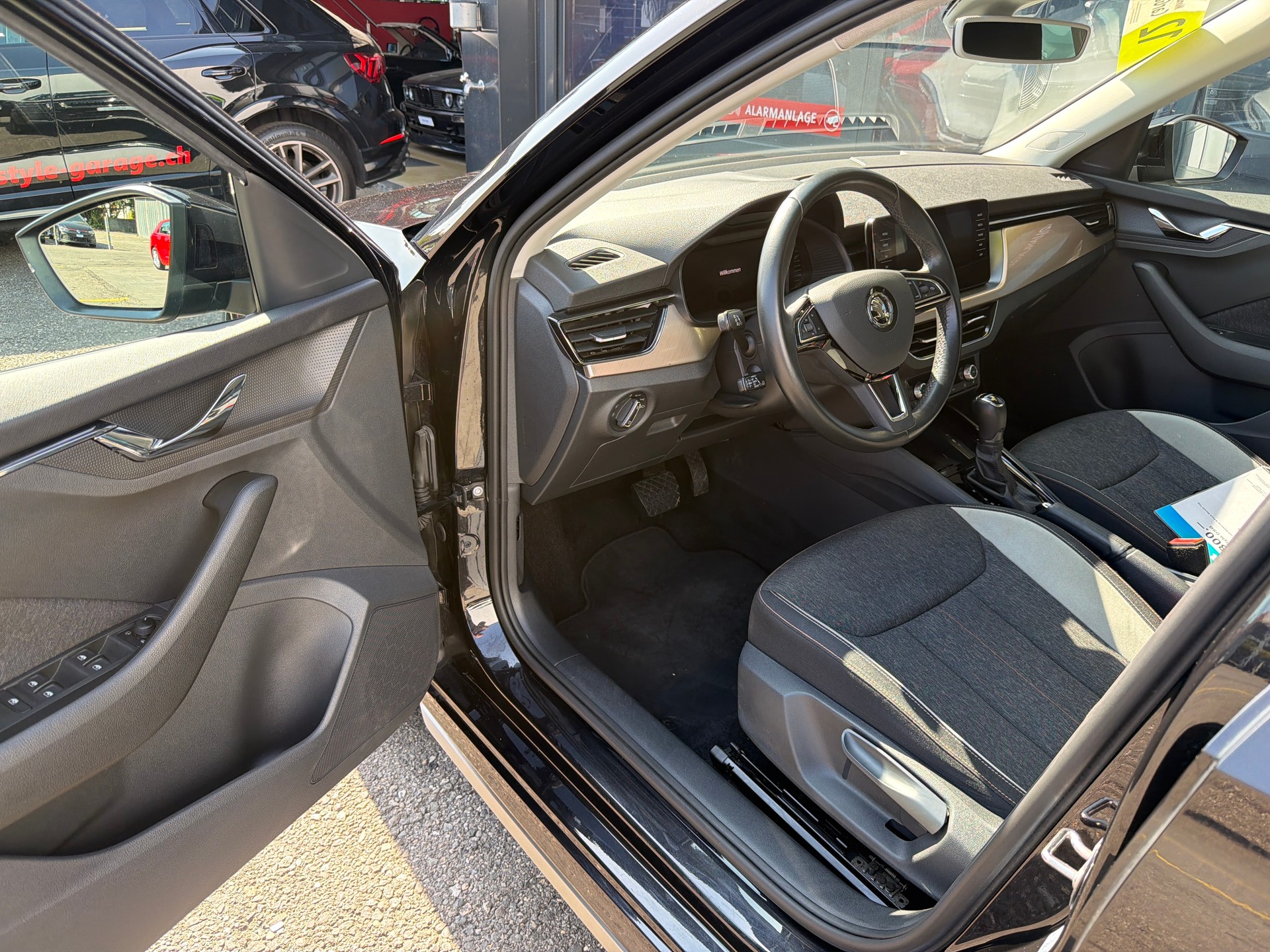 SKODA Kamiq 1.0 TSI Style DSG-image-7