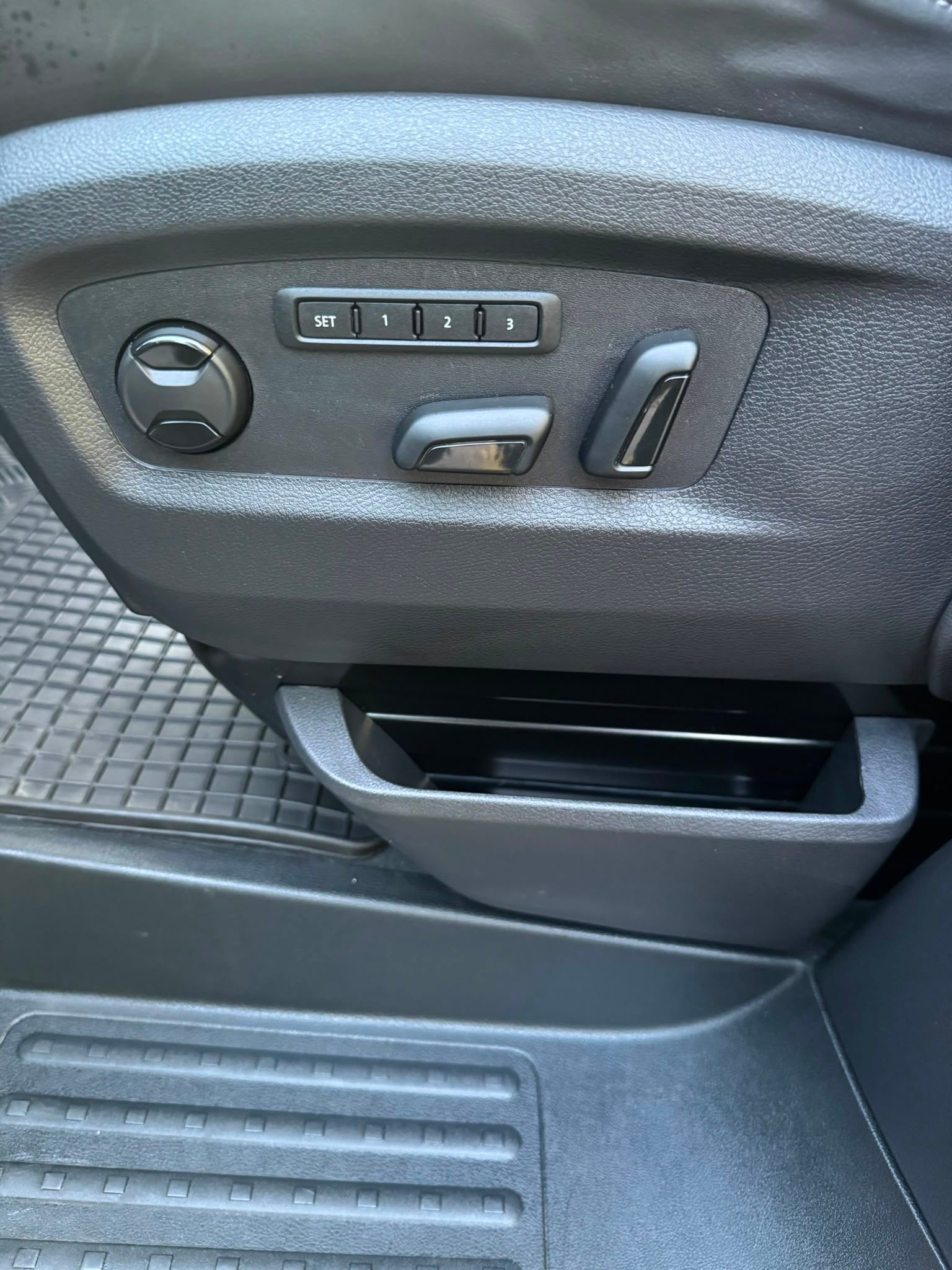 VW T6.1 Multivan 2.0 Bi-TDI Highline 4Motion DSG-image-11