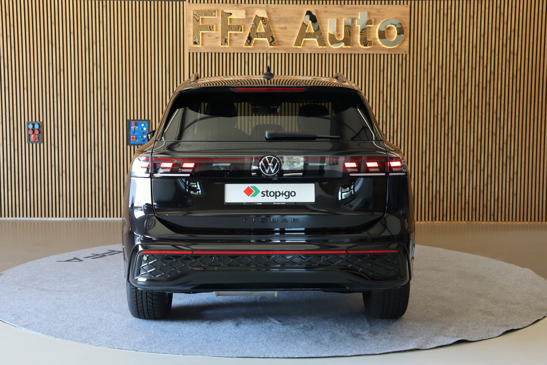 VW Tiguan 2.0 TDI SCR R-Line DSG 4motion-image-7