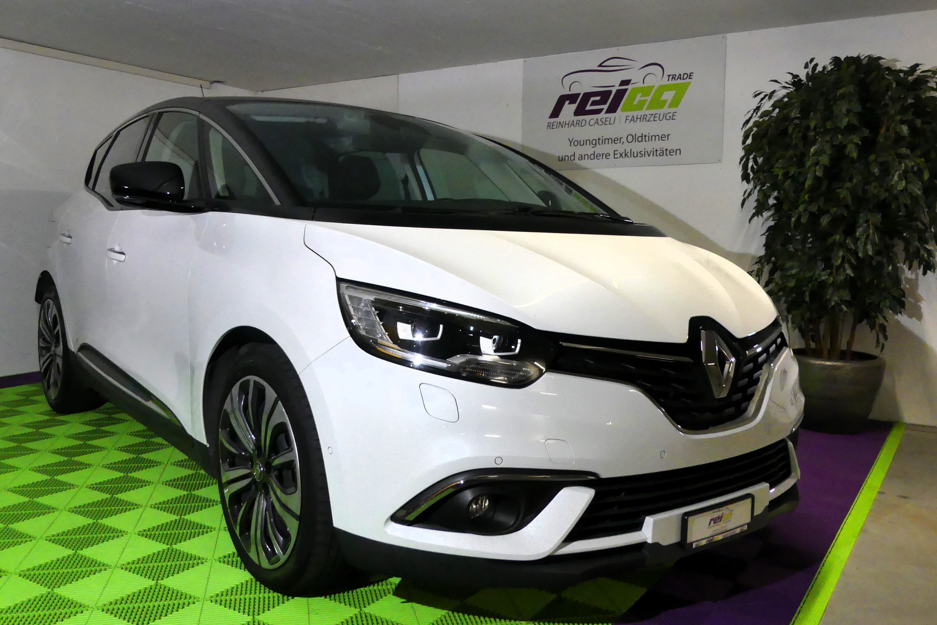 RENAULT Scénic 1.3 16V Turbo Intens EDC