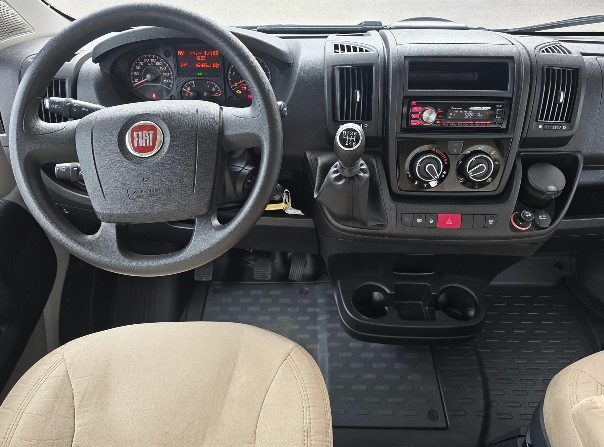 CARADO A 461 2,3 DIESEL FIAT DUCATO MJ 130-image-15