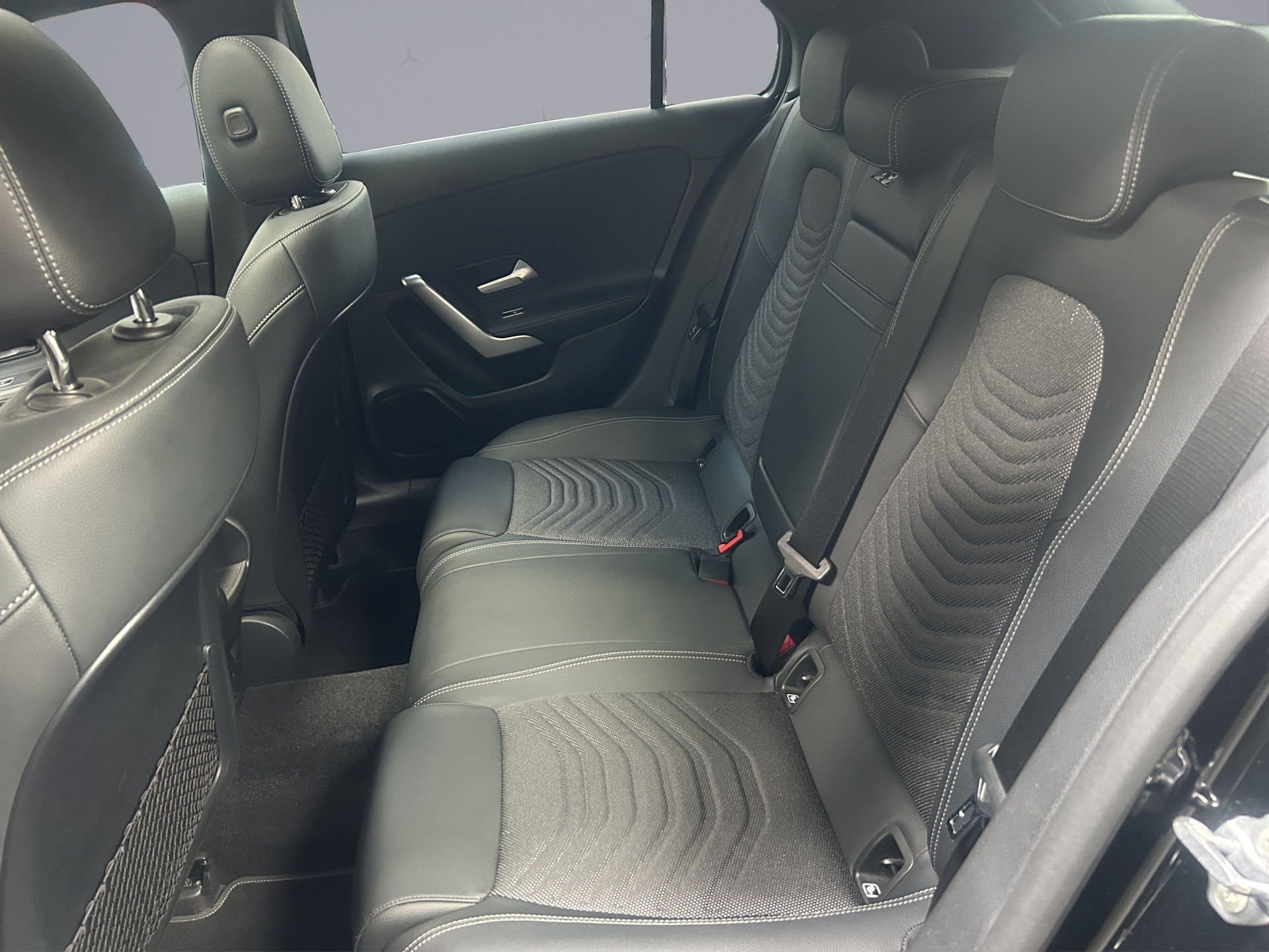 MERCEDES-BENZ A 180 Progressive-image-8