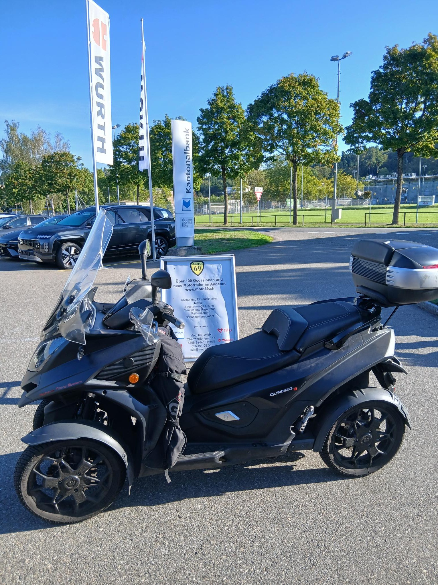 QUADRO 4-image-0