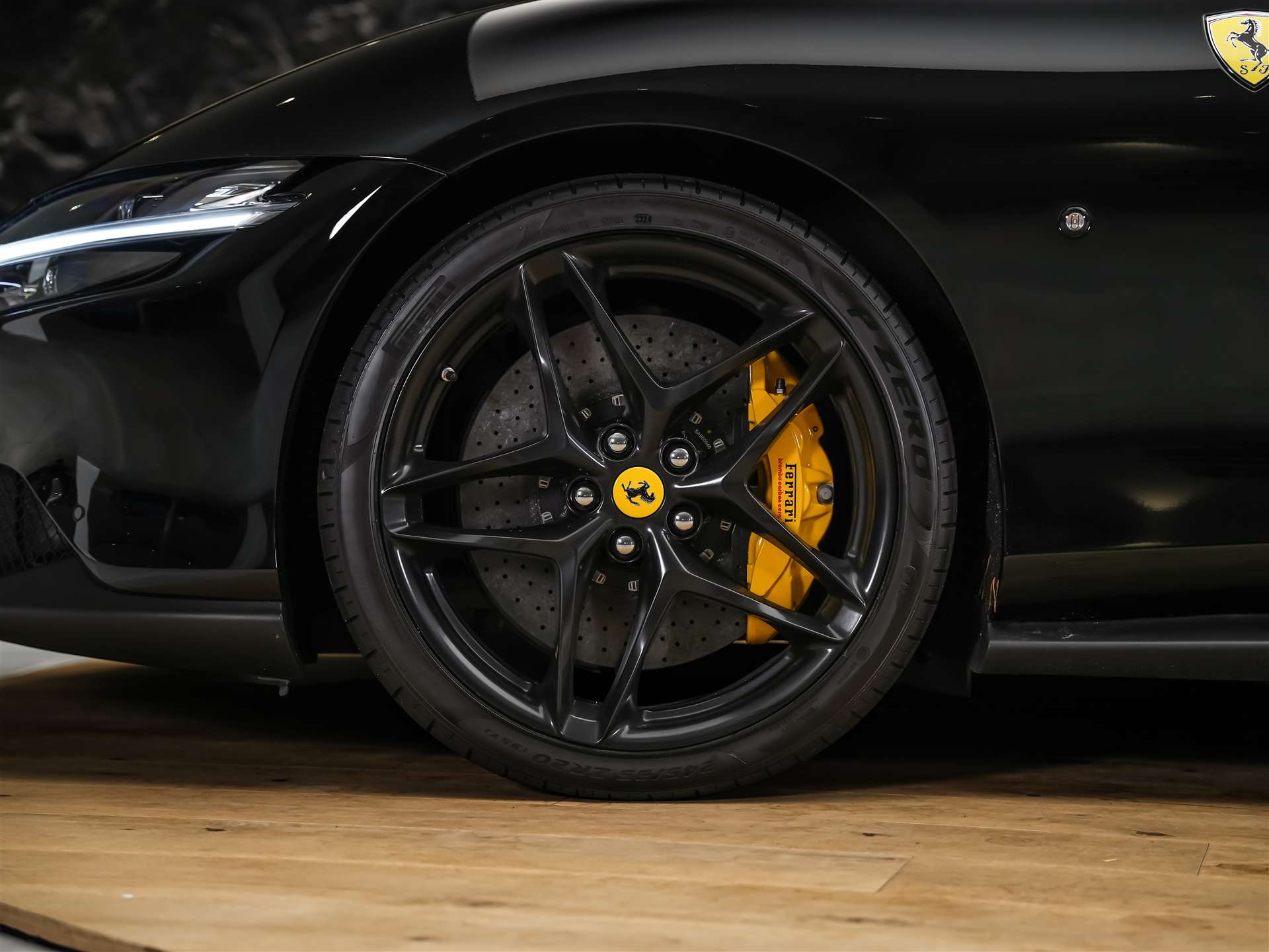 FERRARI Roma Spider 3.9 V8 T *ALL BLACK*Sitzbelüftung*JBL*-image-22