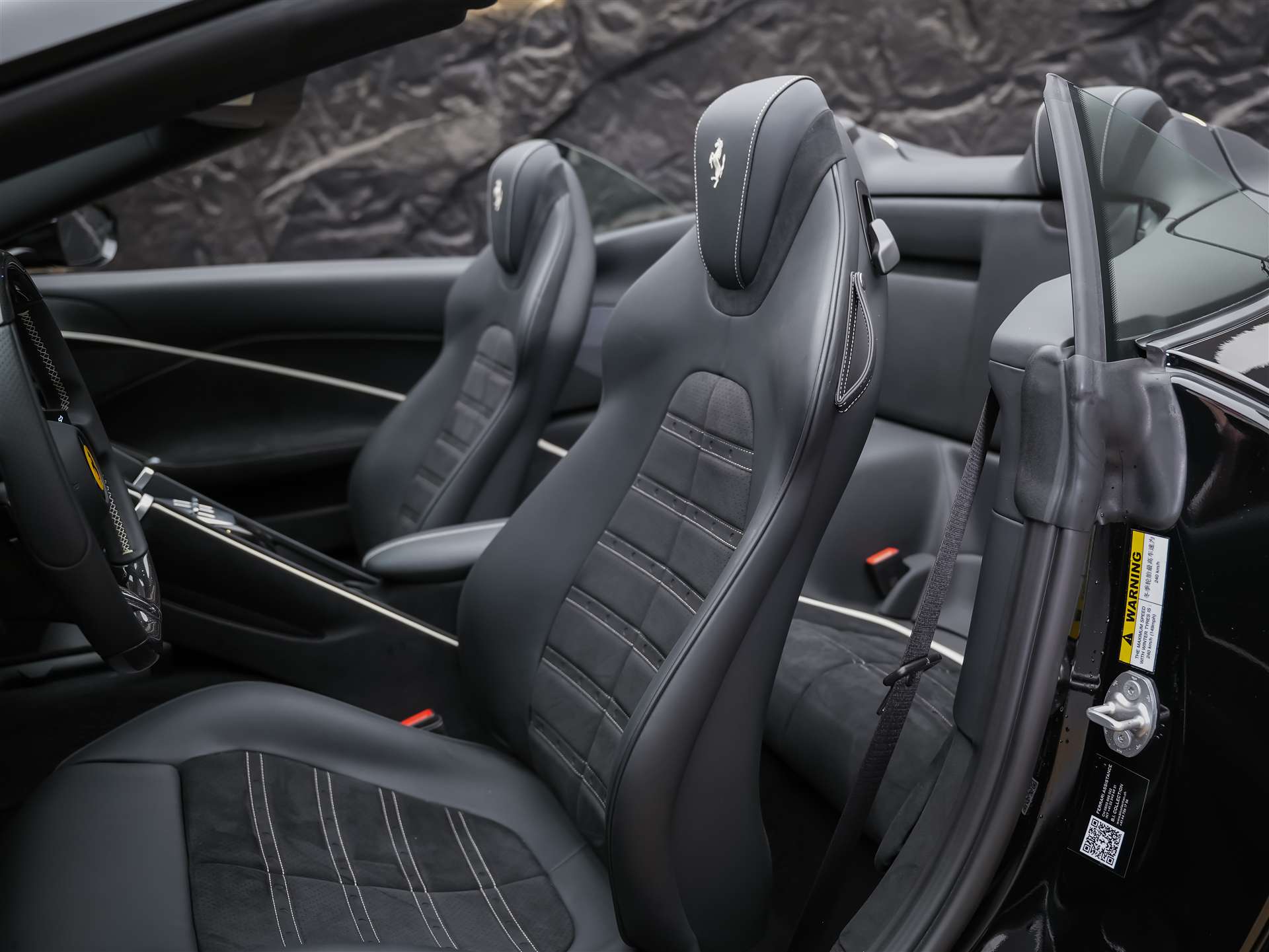 FERRARI Roma Spider 3.9 V8 T *ALL BLACK*Sitzbelüftung*JBL*-image-16