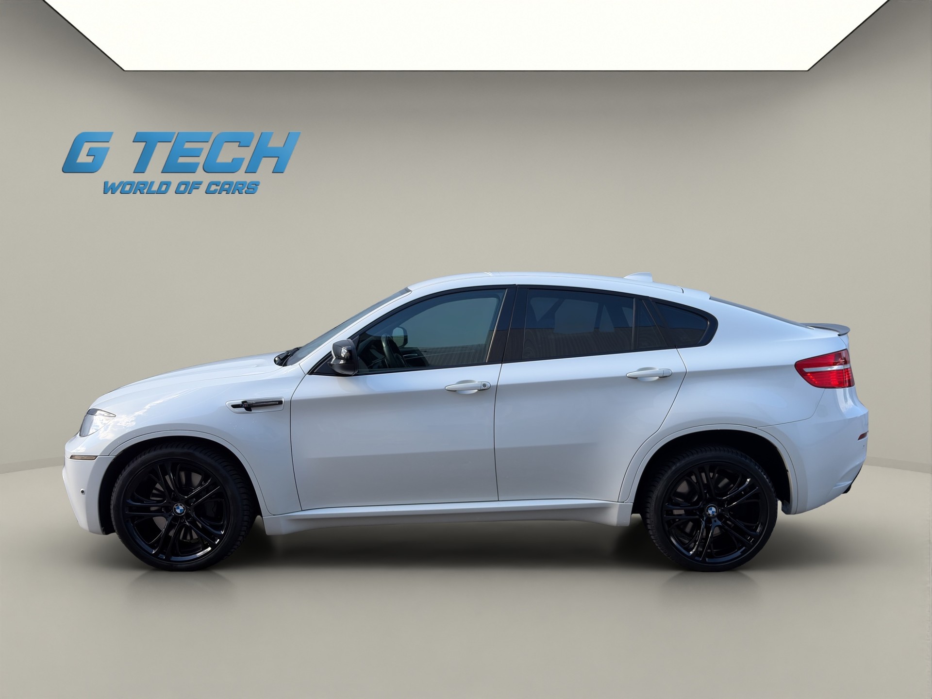 BMW X6 M Steptronic-showroom-element-1