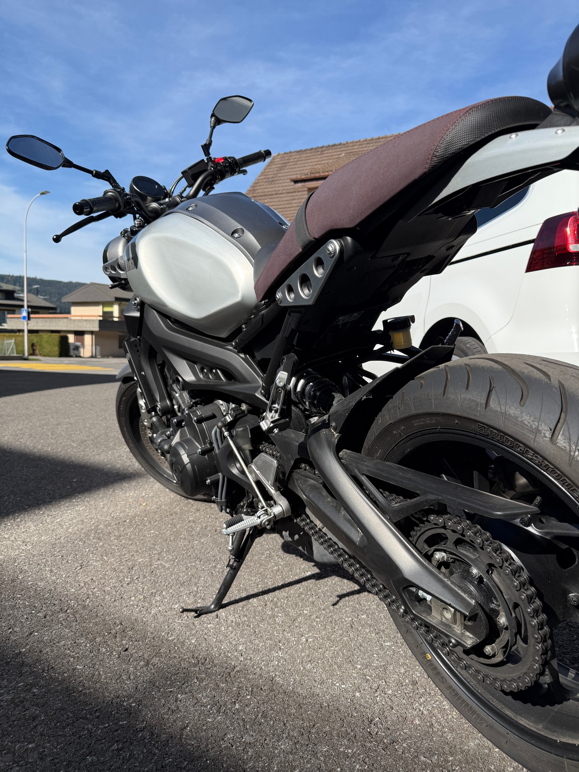YAMAHA XSR 900-image-2