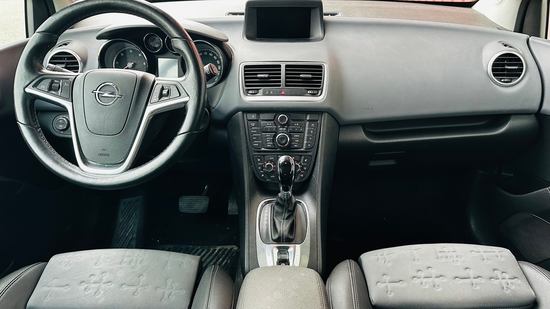 OPEL Meriva 1.7 CDTi Cosmo Automatic-image-9