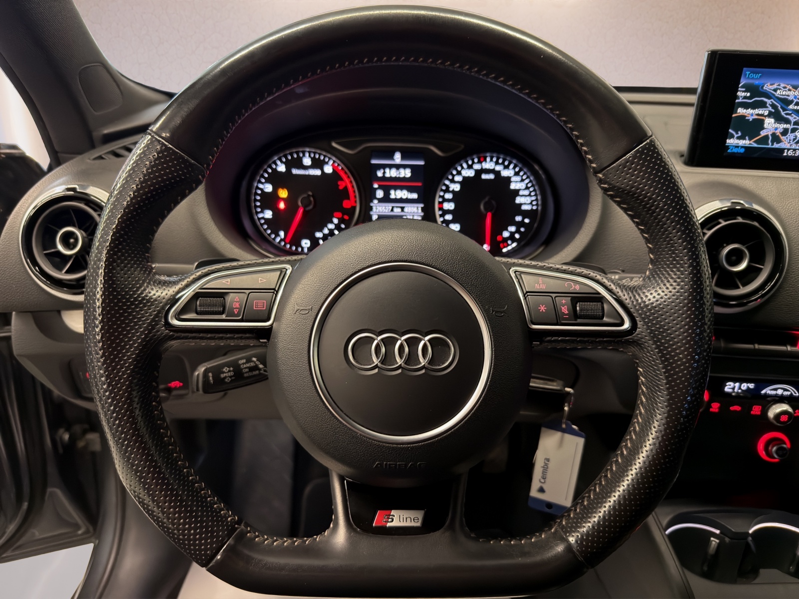 AUDI A3 Sportback 1.4 TFSI S-Line S-tronic-image-10