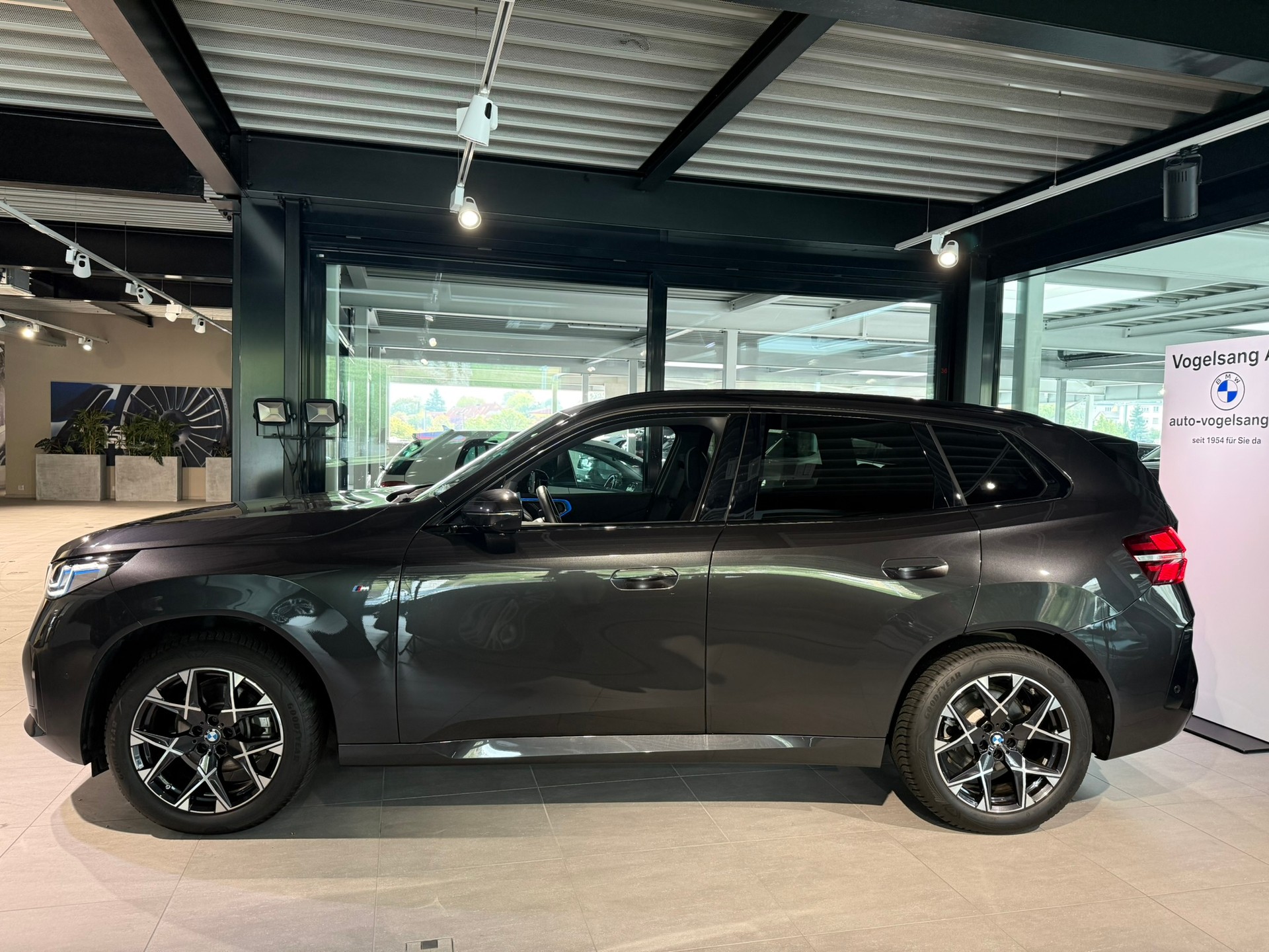 BMW X3 xDrive 48V 20d M Sport-showroom-element-3